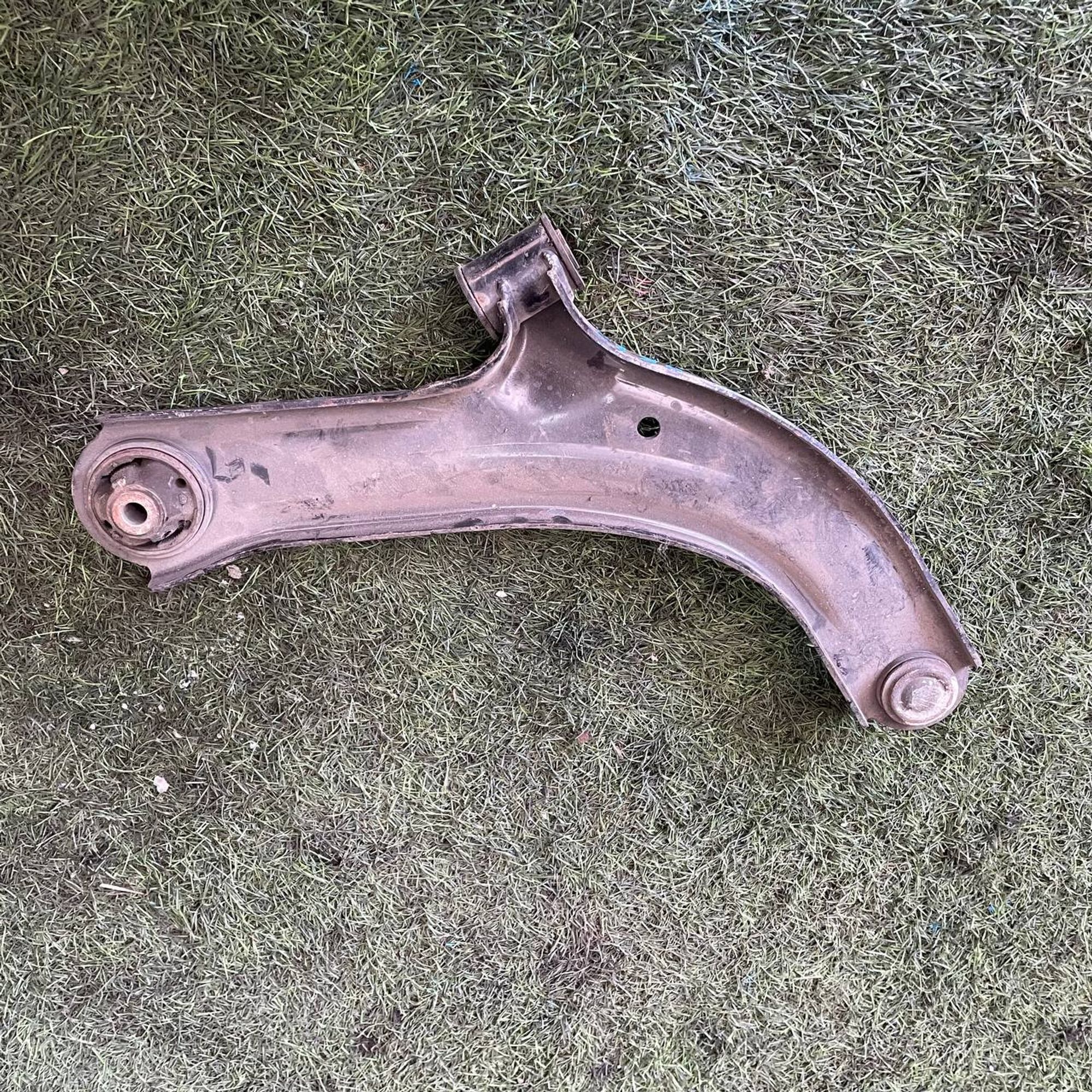 225 Рычаг передний левый нижний NISSAN MARCH AK12, 4000 рублей, Невинномысск