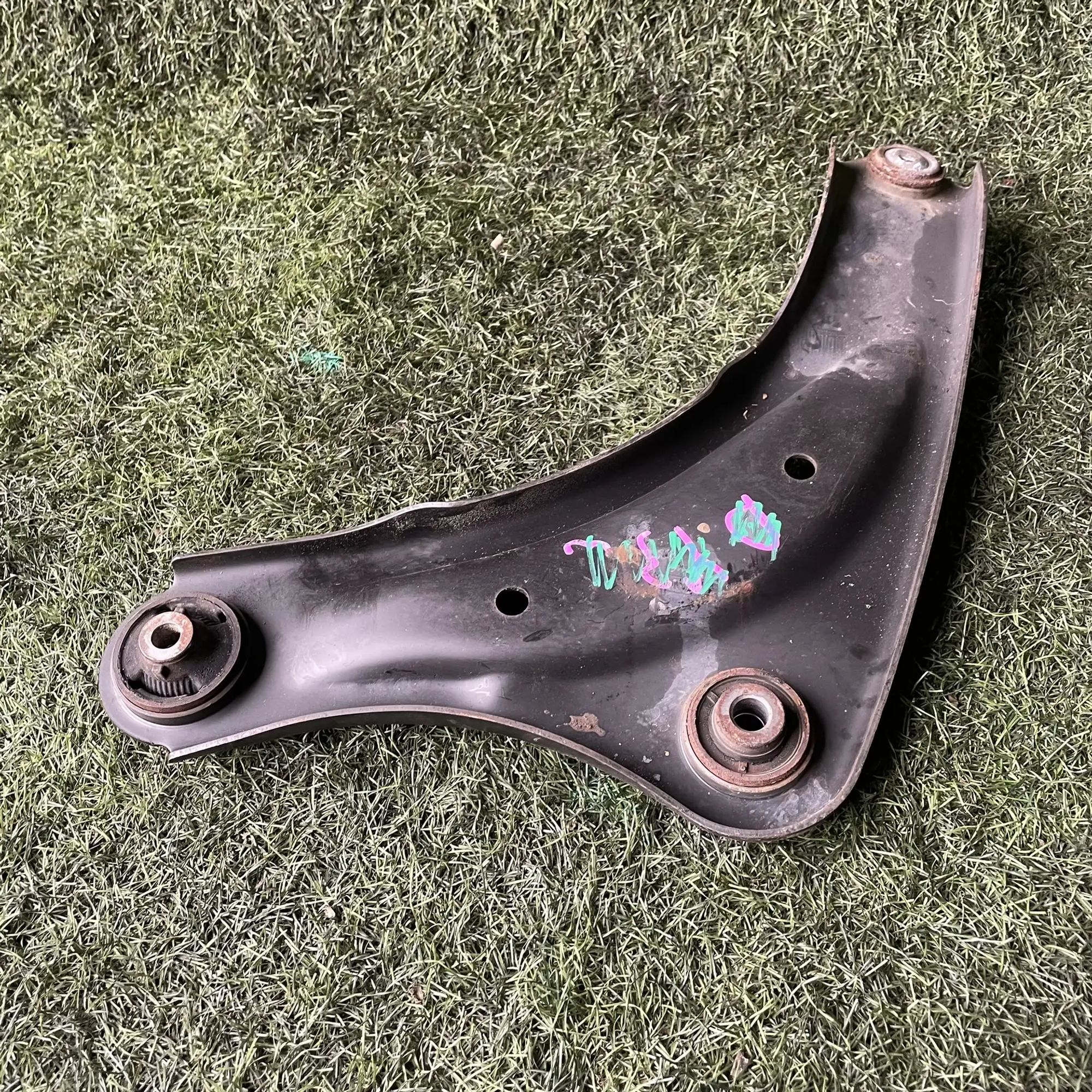 1204 Рычаг передний правый нижний Nissan Leaf ZE0 EM61 24kw 2012, 5500 рублей, Невинномысск