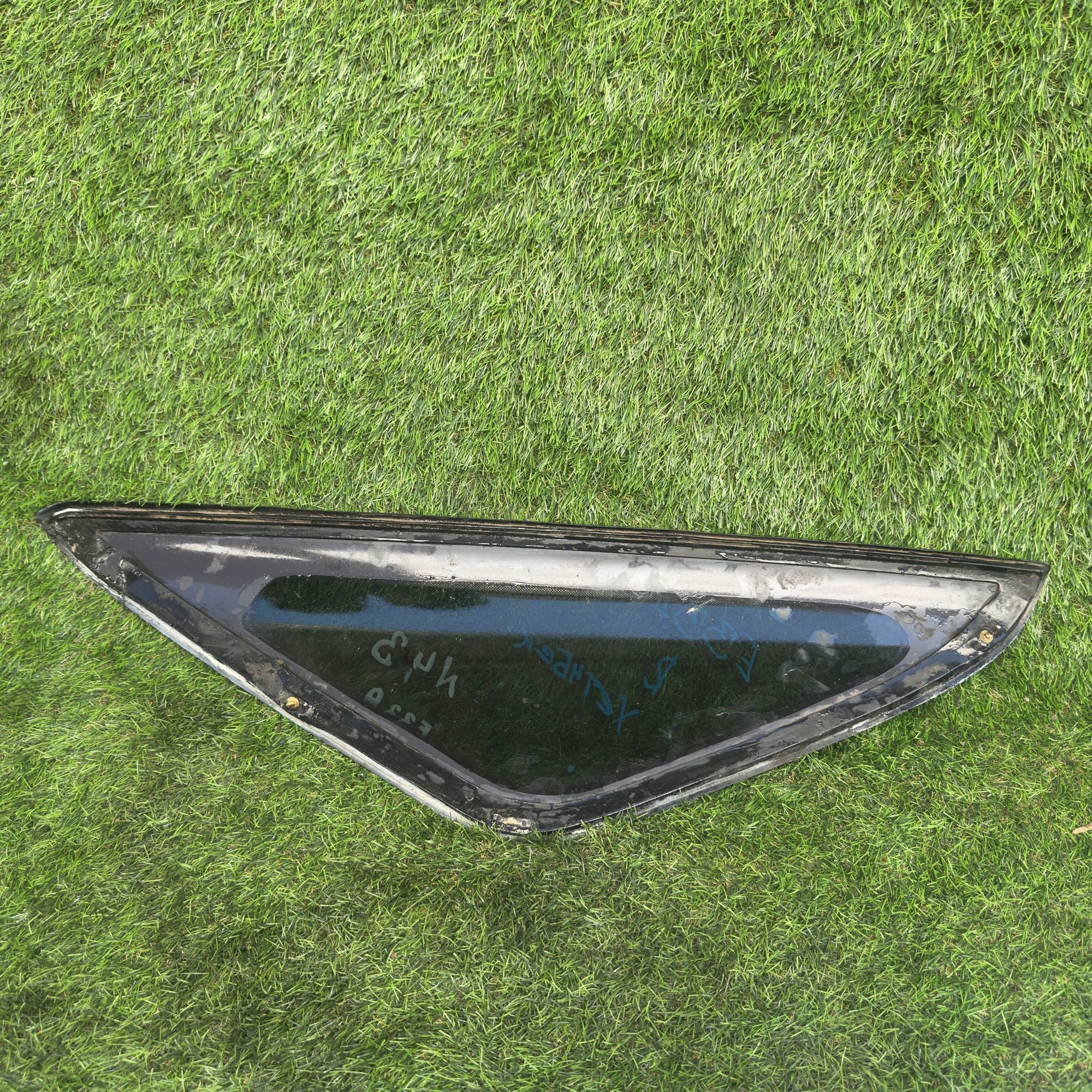 43 Стекло собачника правое MITSUBISHI GALANT E33A, 1500 рублей, Невинномысск