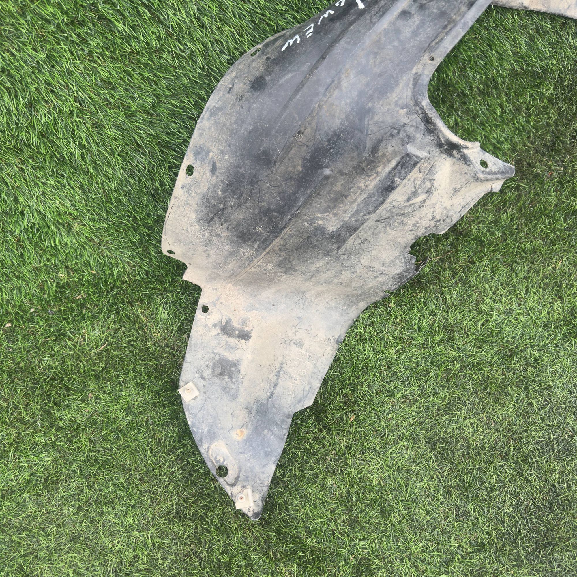 1001 Подкрылок передний правый MAZDA MPV LWEW, 3000 рублей, Невинномысск