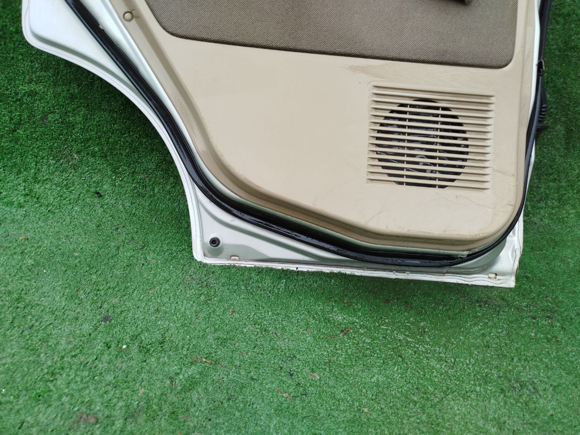 852 дверь на MITSUBISHI DINGO CQ2A, 7500 рублей, Невинномысск