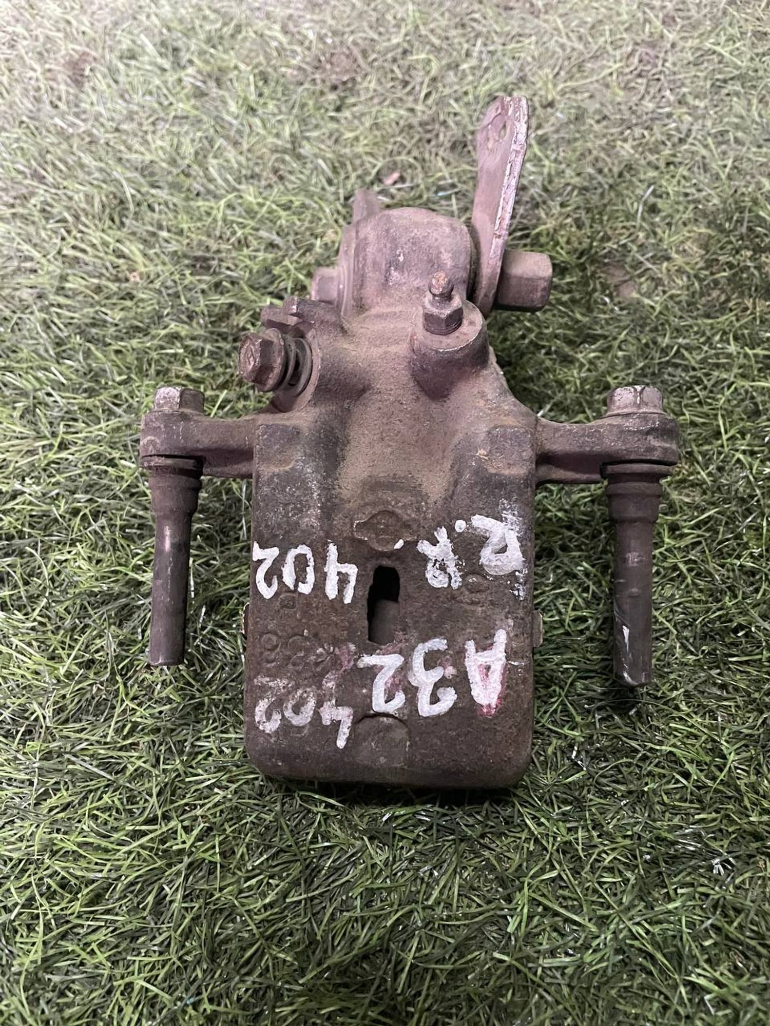 402 Суппорт тормозной задний правый NISSAN CEFIRO A32, 3000 рублей, Невинномысск