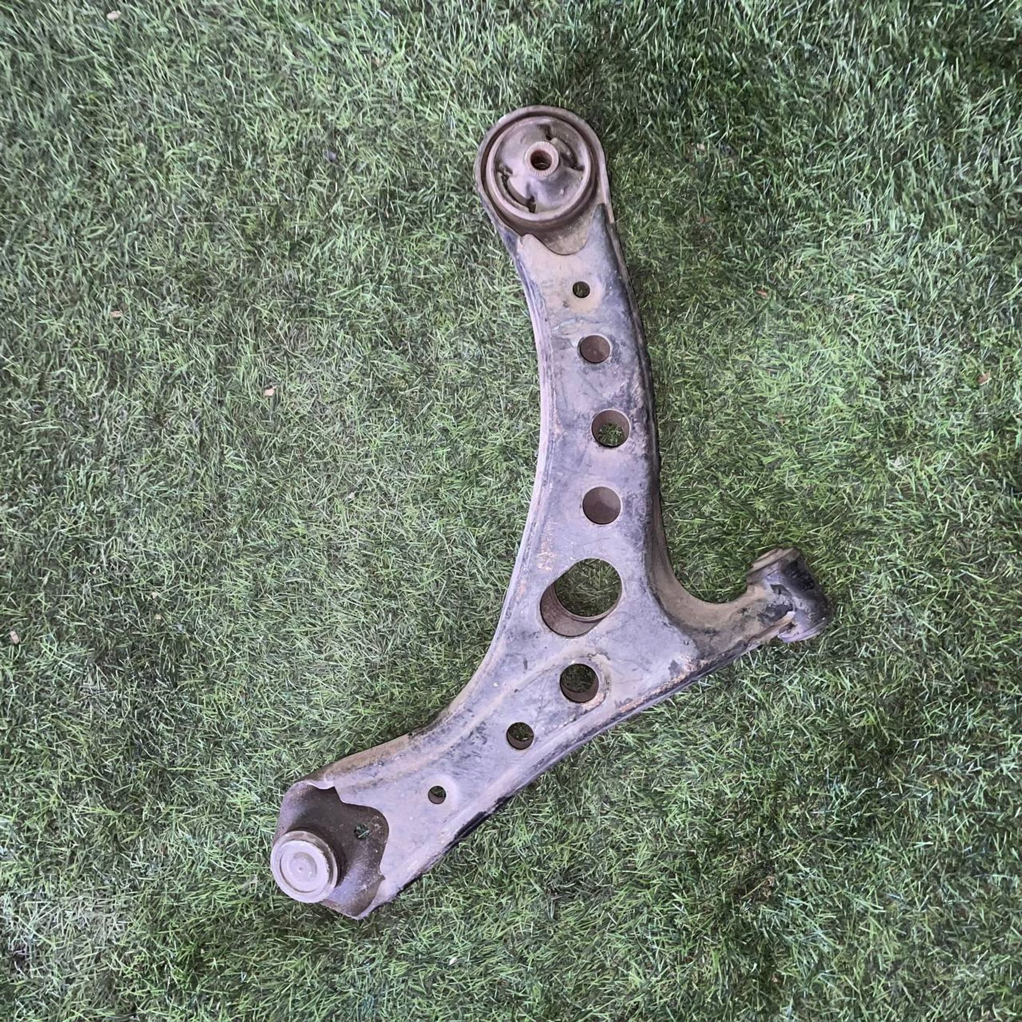 156 Рычаг передний левый нижний TOYOTA VOXY AZR60, 1 рублей, Невинномысск