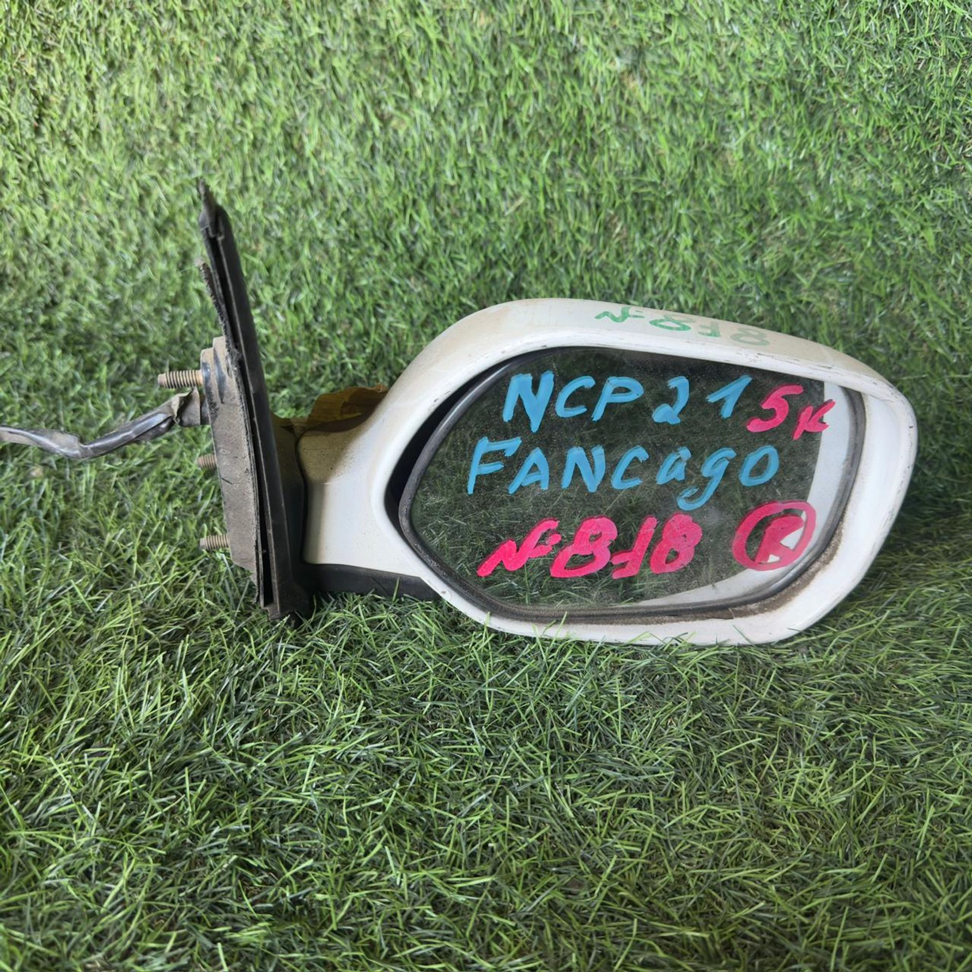 818 Зеркало боковое правое TOYOTA FUNCARGO NCP21, 3500 рублей, Невинномысск