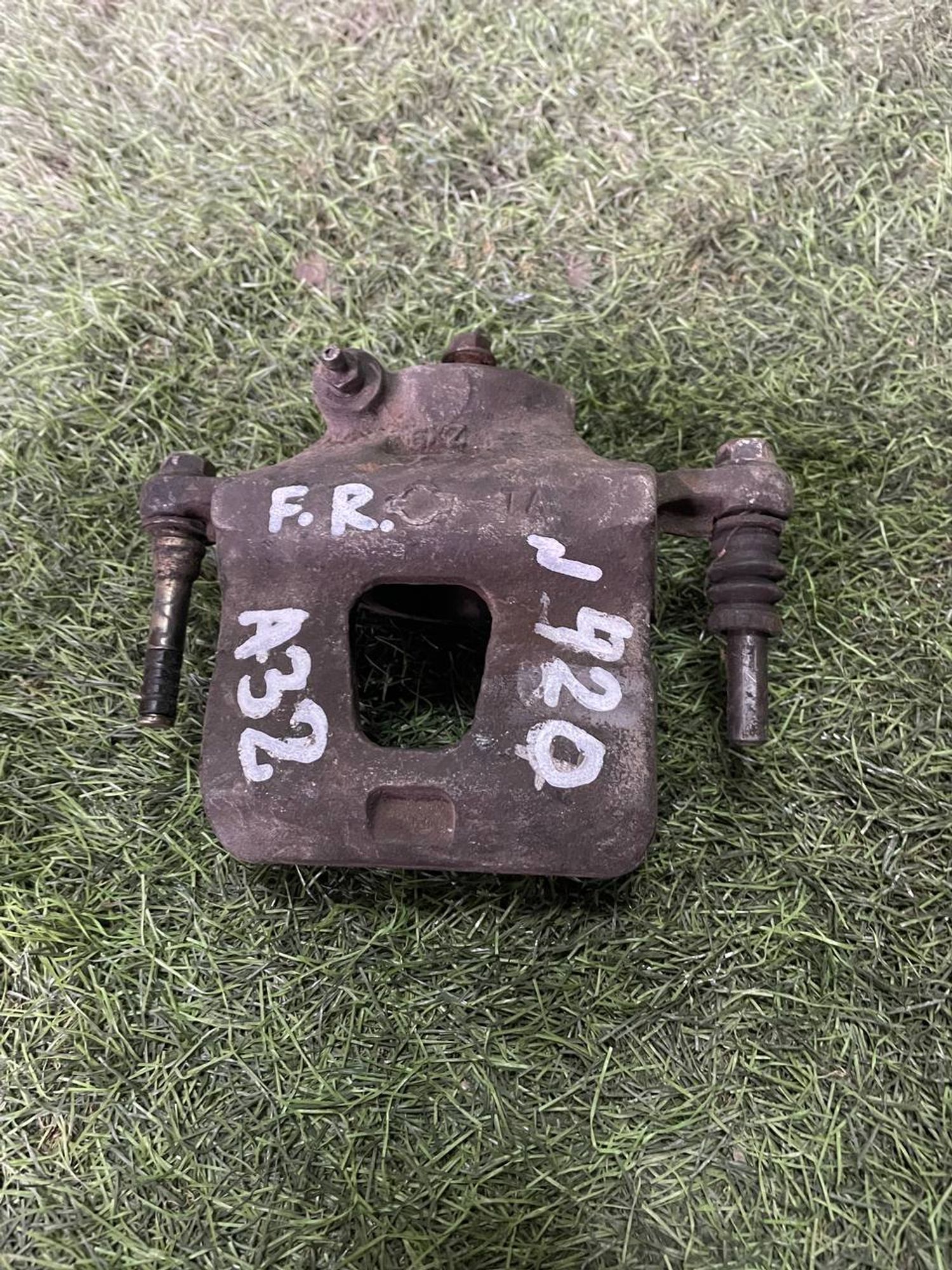 420 Суппорт тормозной передний правый NISSAN CEFIRO A32, 3000 рублей, Невинномысск