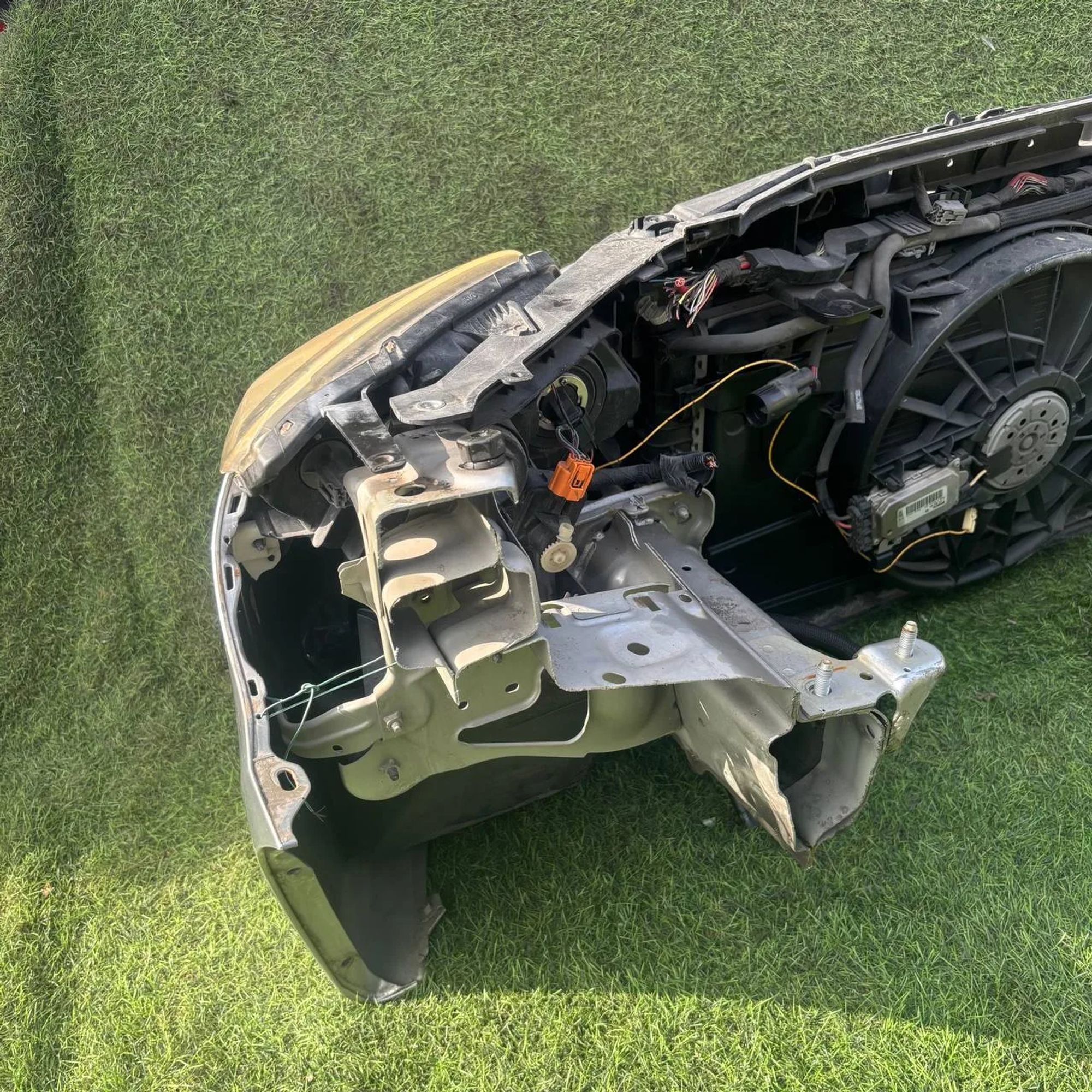 219 Усилитель бампера передний Mazda Axela BK5P ZY 2006 ХЭТЧ, 13500 рублей, Невинномысск