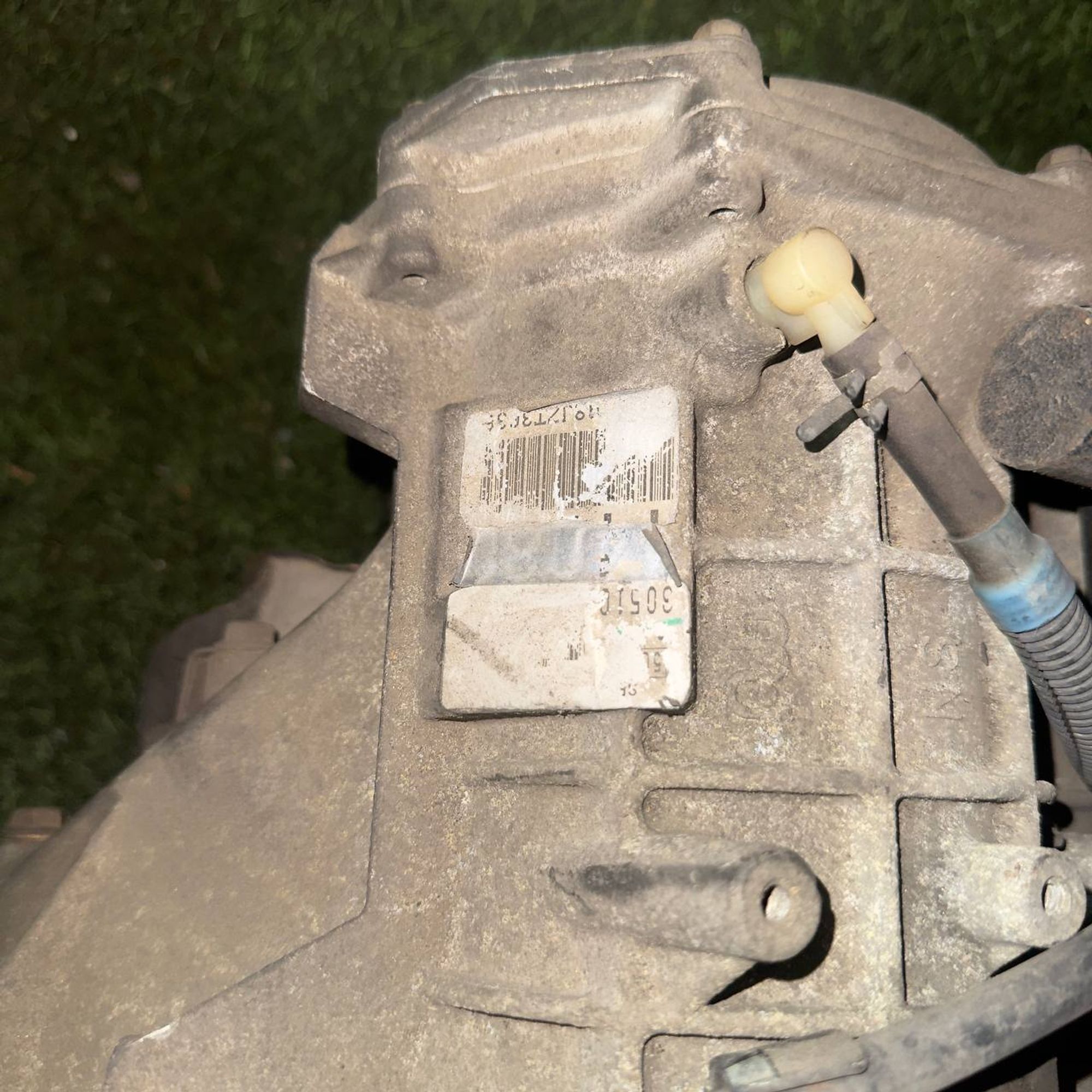 https://ycs.partsauto.market/partsauto-images/thmbs/userImages/772e461030aea93f4dbb6447c0f924d3/part/760c901a-ae88-4b3a-953b-95520e2cd81f_1752837803068.jpg