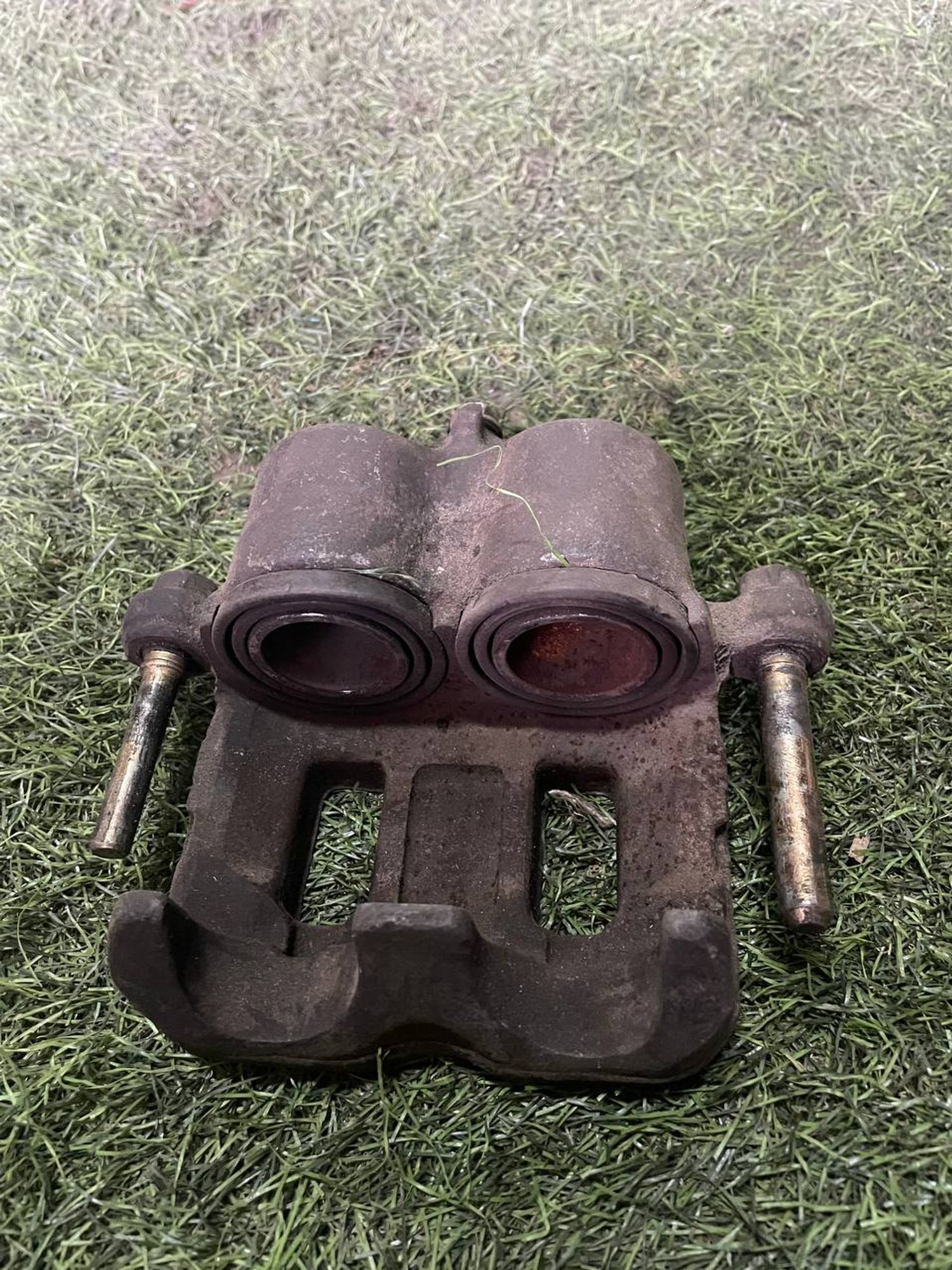 483 Суппорт тормозной передний правый MAZDA BONGO FRIENDEE SGLR, 3000 рублей, Невинномысск