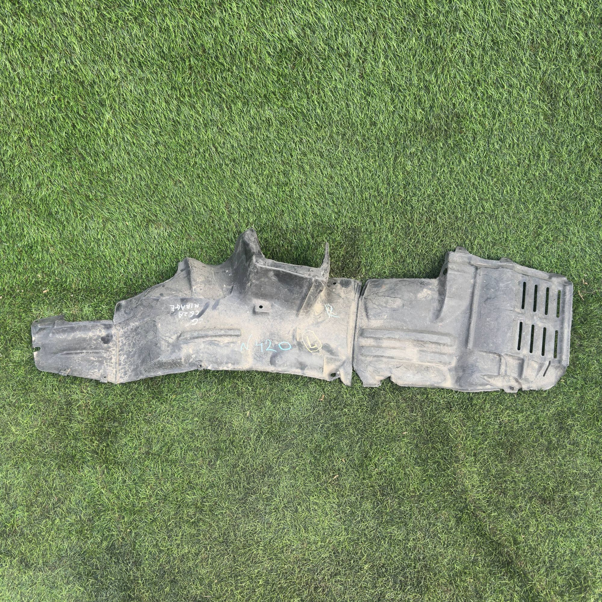 420 Подкрылок передний правый MITSUBISHI DINGO CQ2A, 3500 рублей, Невинномысск