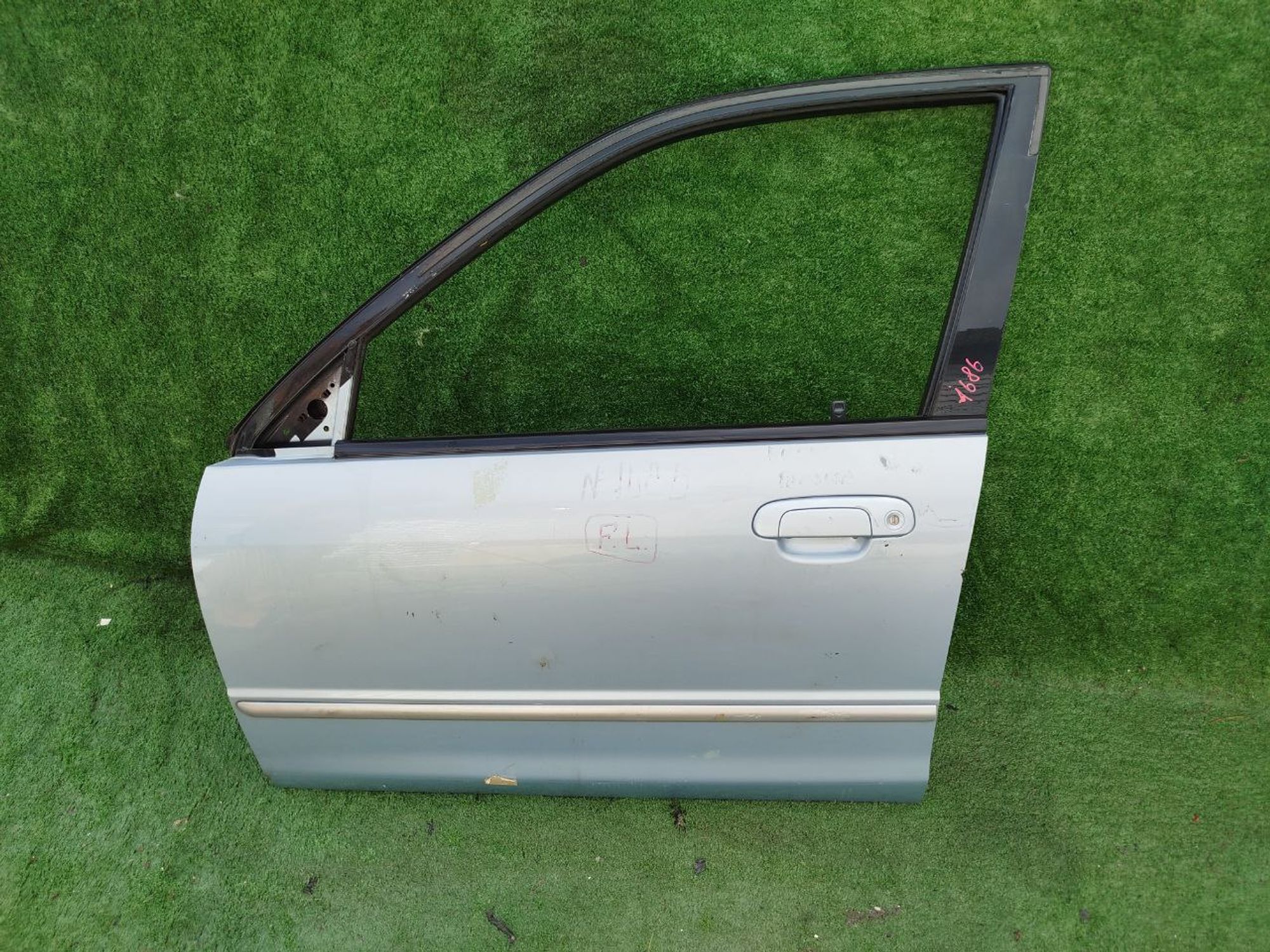 1686 дверь на MAZDA FAMILIA BU5W, 9500 рублей, Невинномысск