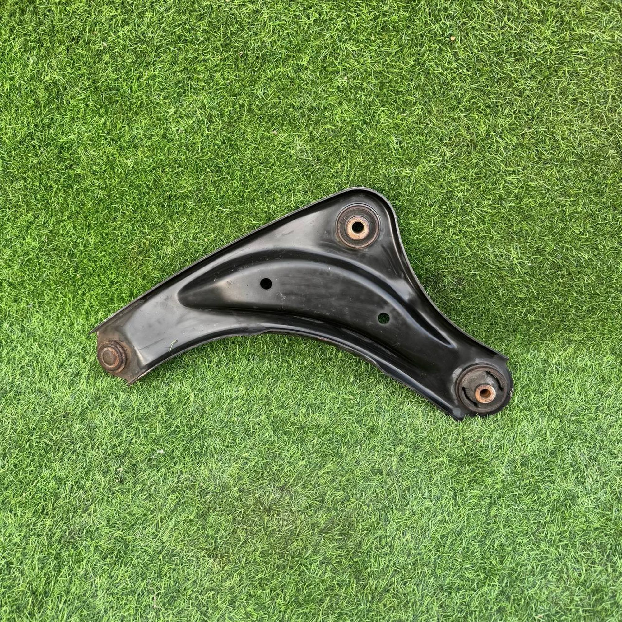 https://ycs.partsauto.market/partsauto-images/thmbs/userImages/772e461030aea93f4dbb6447c0f924d3/part/79146752-cc08-4086-a66a-893f250c5c98_1733488176523.jpg