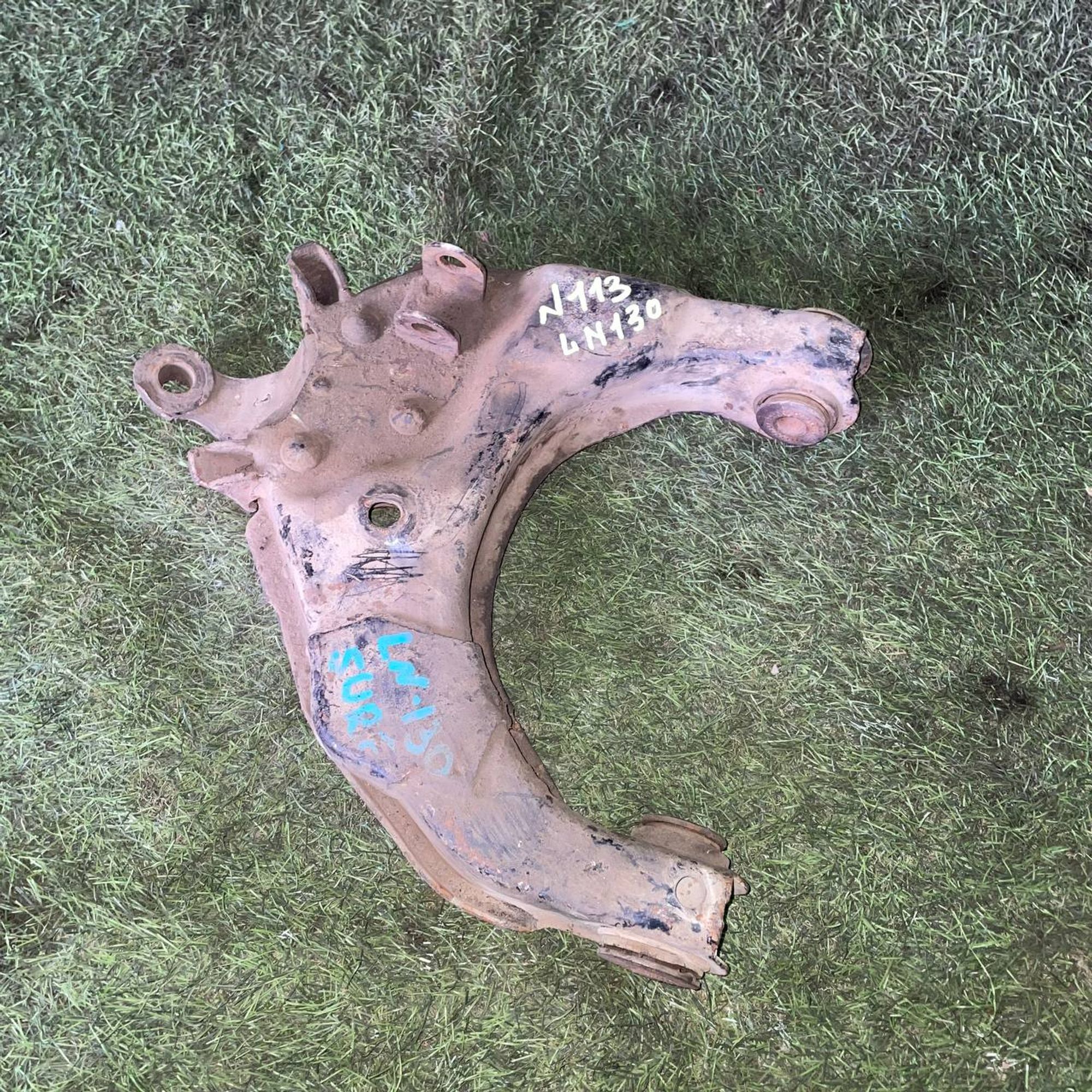 113 Рычаг передний правый нижний TOYOTA SURF LN130, 4000 рублей, Невинномысск