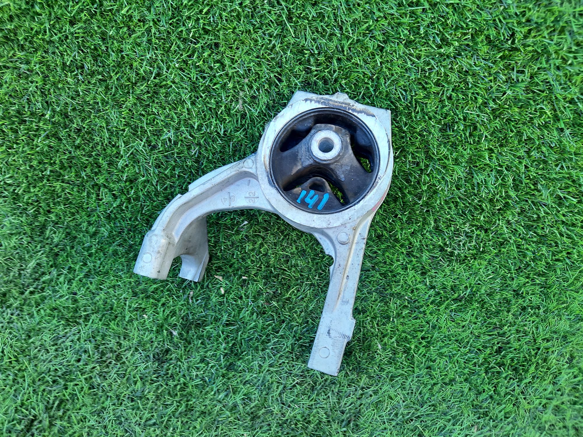 https://ycs.partsauto.market/partsauto-images/thmbs/userImages/772e461030aea93f4dbb6447c0f924d3/part/7a5c05c7-6f14-4773-860d-91553f48d9e2_1717585846795.jpg
