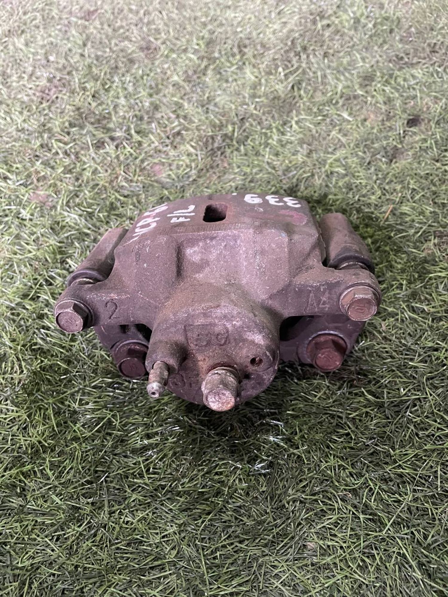 339 Суппорт тормозной передний левый TOYOTA IST NCP60, 3000 рублей, Невинномысск