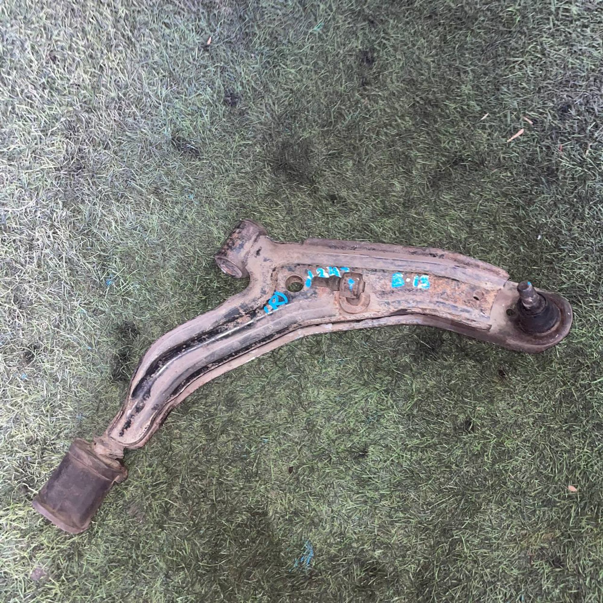 343 Рычаг передний правый нижний NISSAN SUNNY B13, 3000 рублей, Невинномысск