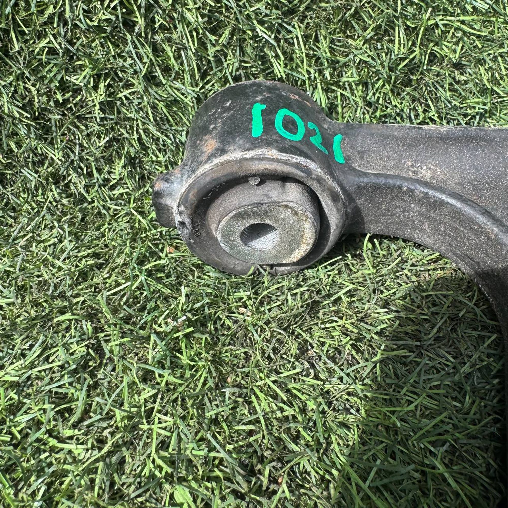 https://ycs.partsauto.market/partsauto-images/thmbs/userImages/772e461030aea93f4dbb6447c0f924d3/part/7ac46bb7-b44e-4bed-ae1e-46153cf990f6_1743604821199.jpg