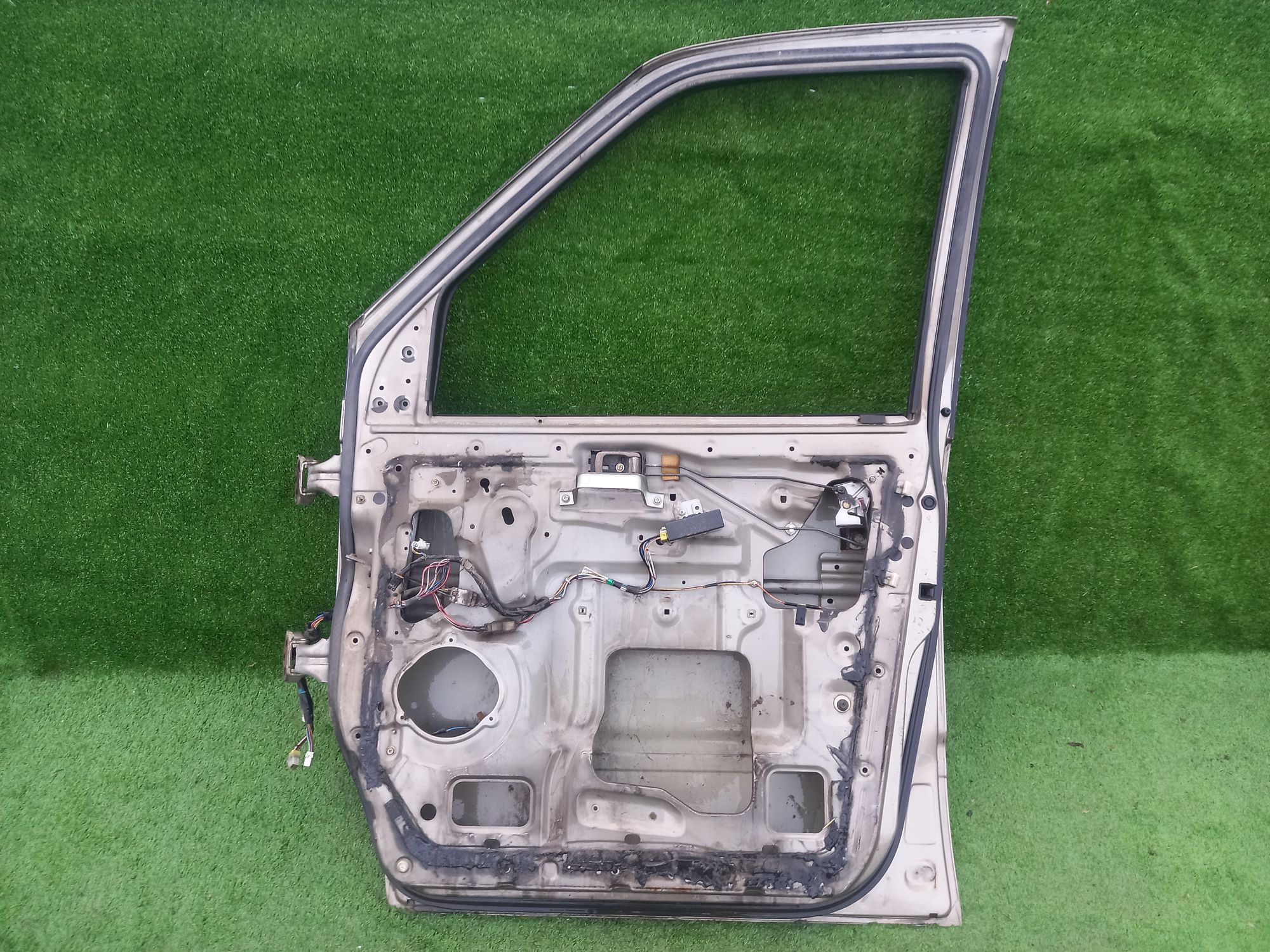 1051 дверь F/R на NISSAN SERENA C23, 6000 рублей, Невинномысск