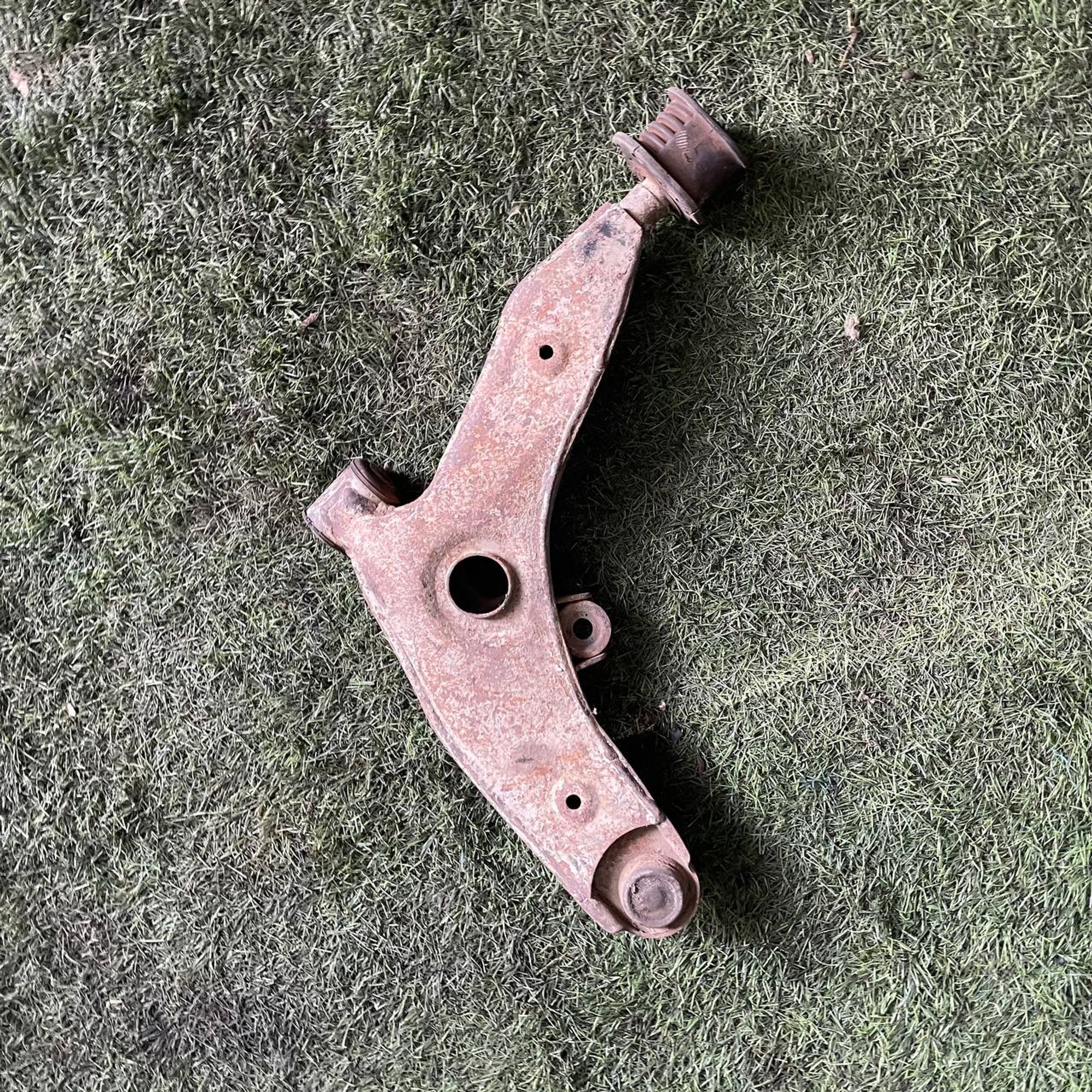 17 Рычаг передний правый нижний MITSUBISHI LIBERO CB8V, 3500 рублей, Невинномысск