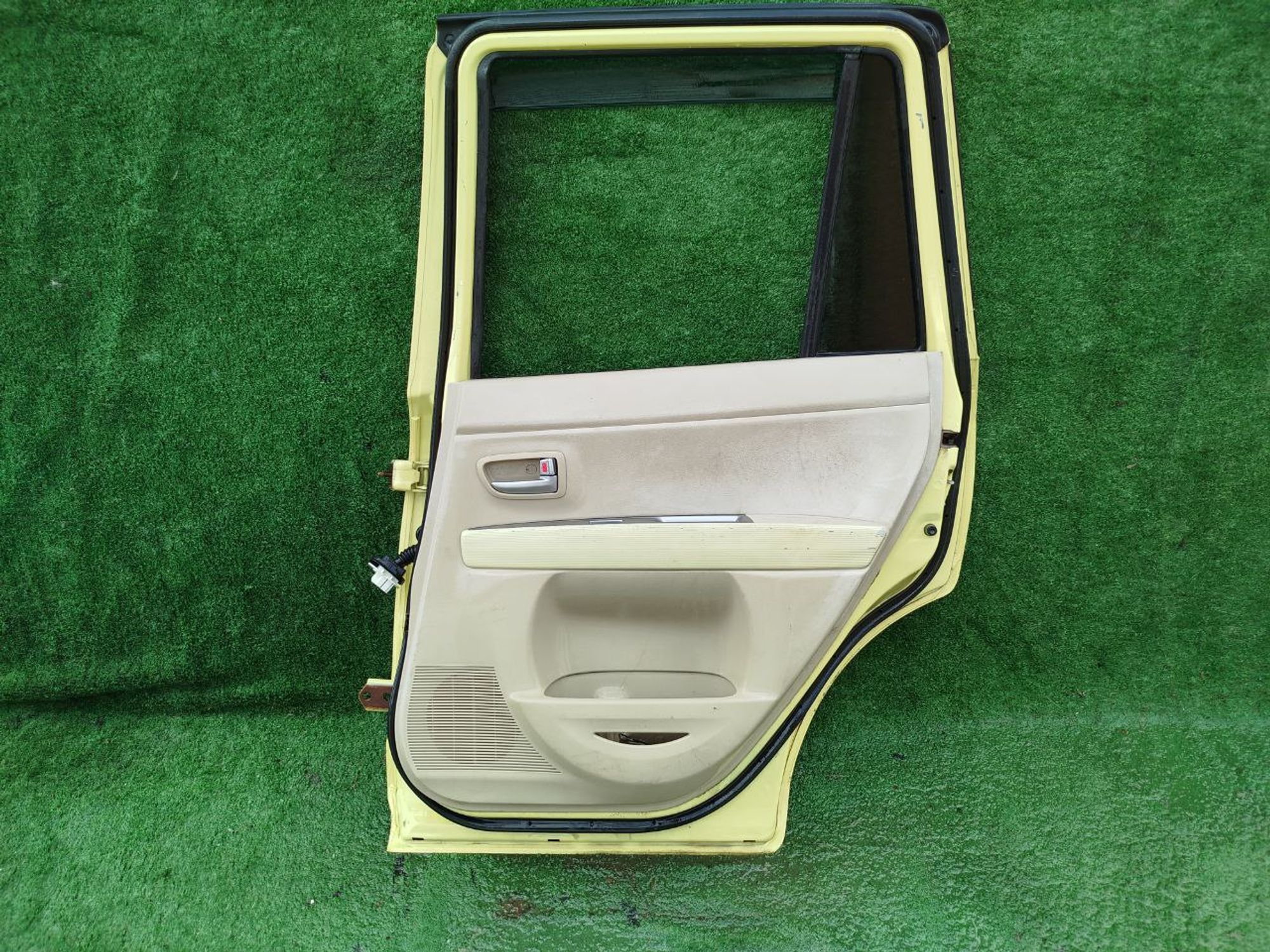 1157 дверь на MAZDA DEMIO DY5W, 9500 рублей, Невинномысск