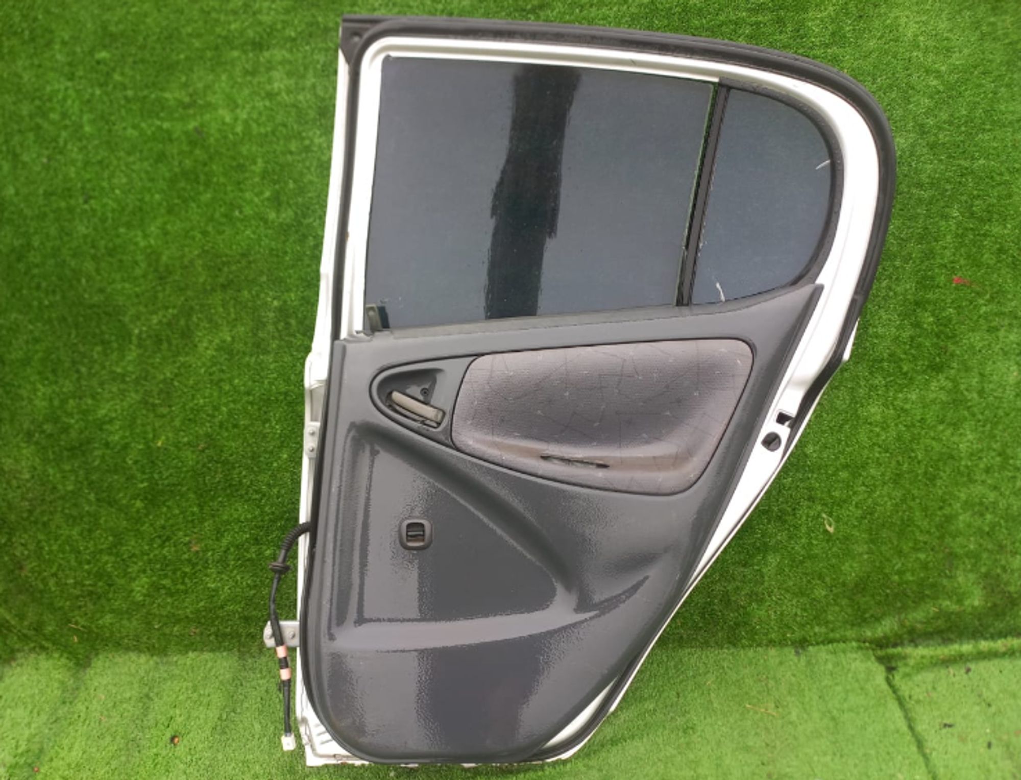 421 дверь на TOYOTA VITZ SCP10, 9500 рублей, Невинномысск