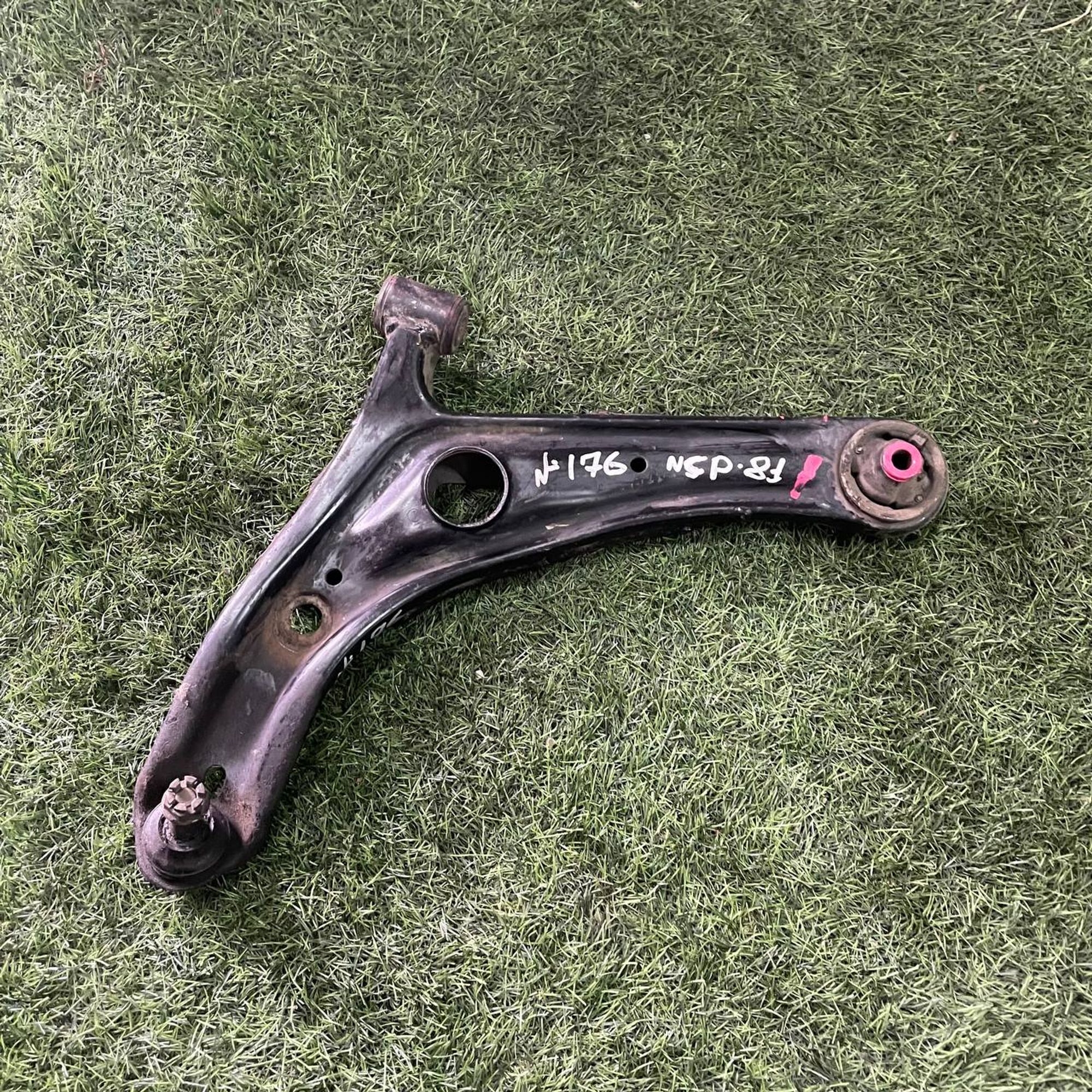 176 Рычаг передний левый нижний TOYOTA SIENTA NCP81, 1 рублей, Невинномысск