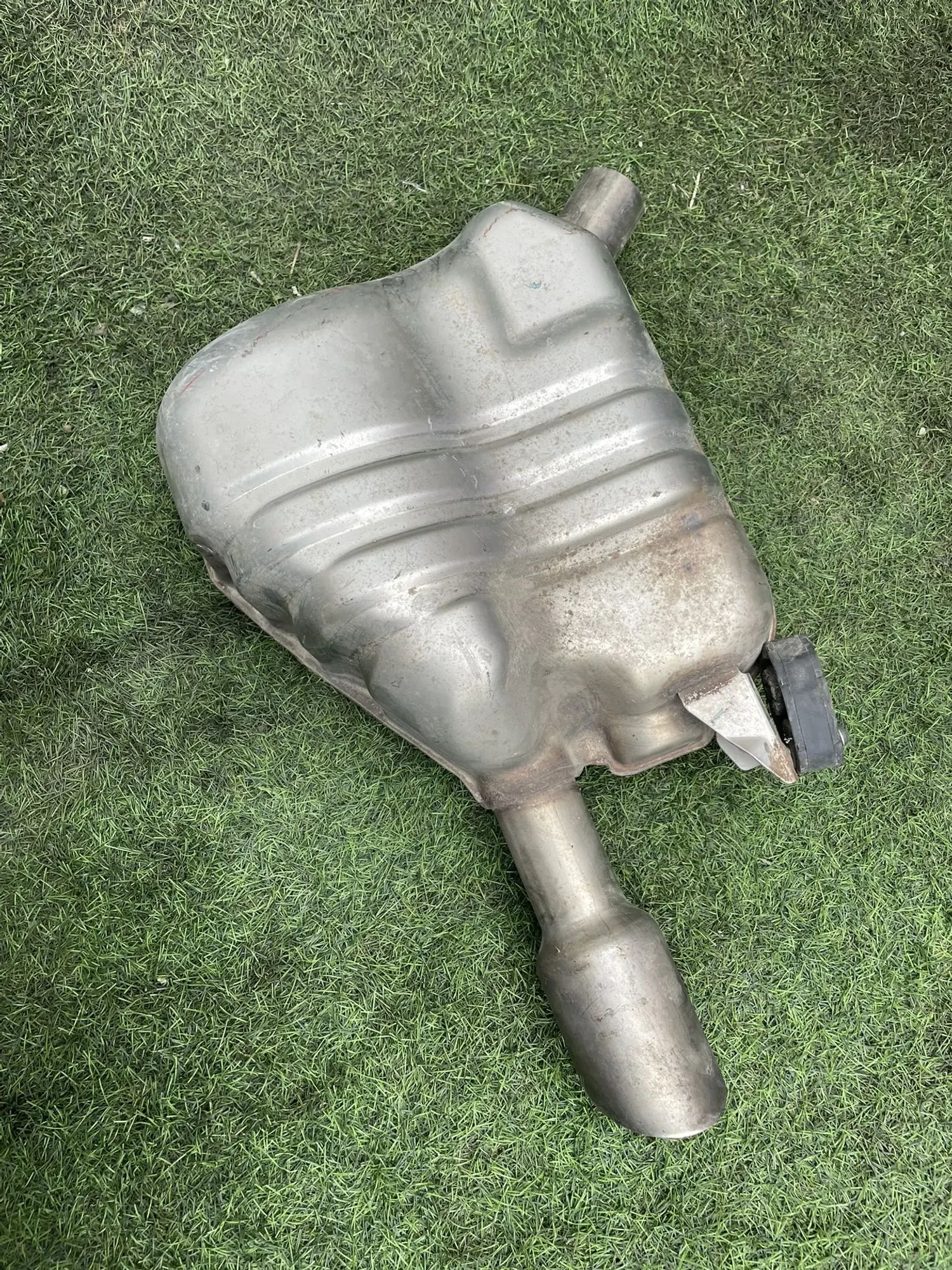 https://ycs.partsauto.market/partsauto-images/thmbs/userImages/772e461030aea93f4dbb6447c0f924d3/part/7cff7c2c-fbf8-4ec0-a3aa-8d7fe9d4e4a6_1775464434252.jpg