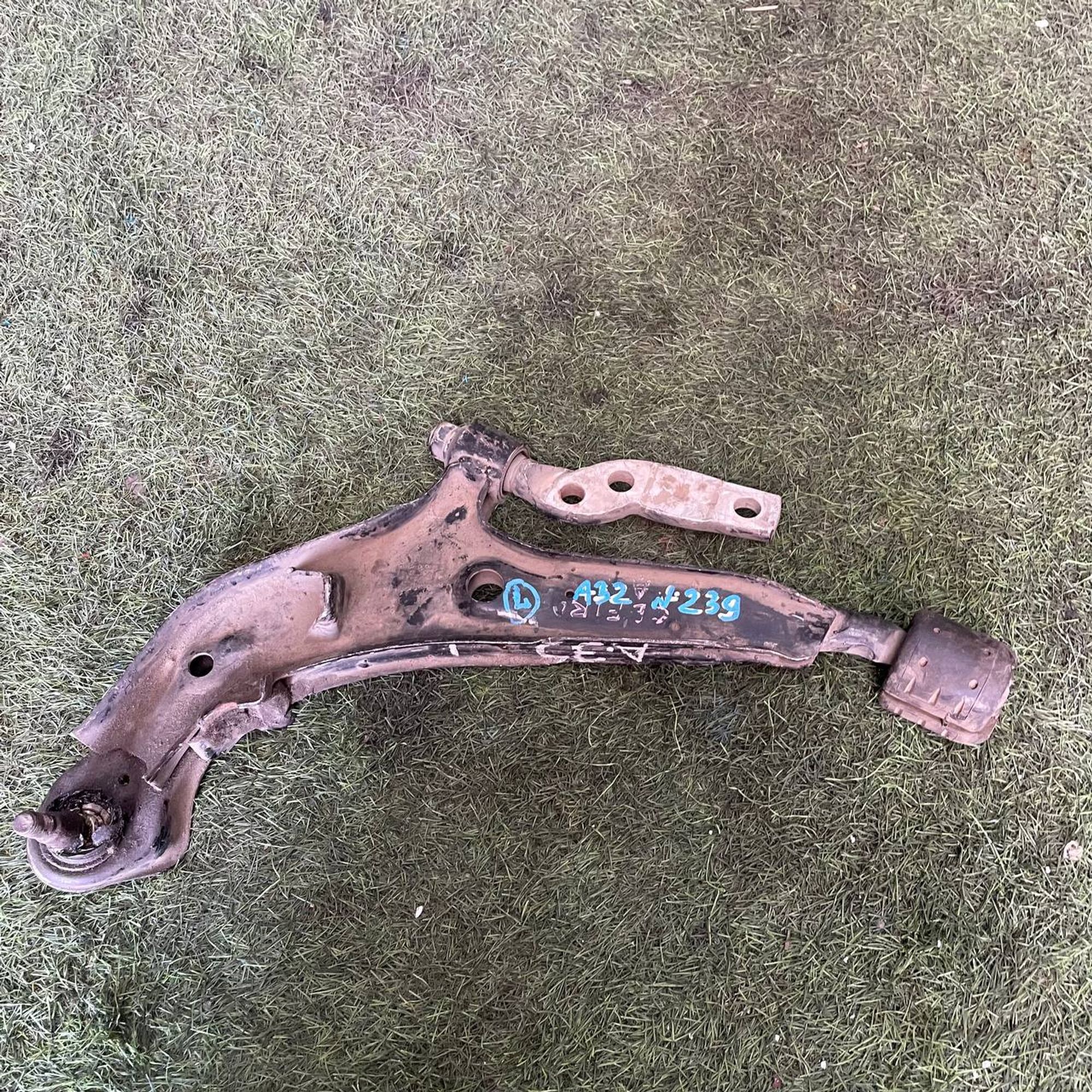 239 Рычаг передний левый нижний NISSAN CEFIRO A32, 3500 рублей, Невинномысск