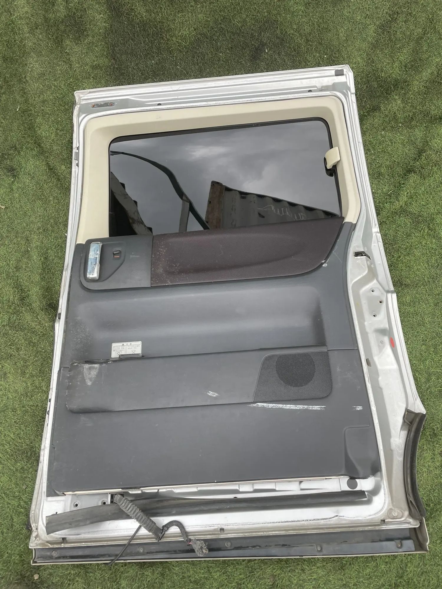 4128 Дверь задняя правая NISSAN ELGRAND ME51 VQ25DE, 10000 рублей, Невинномысск