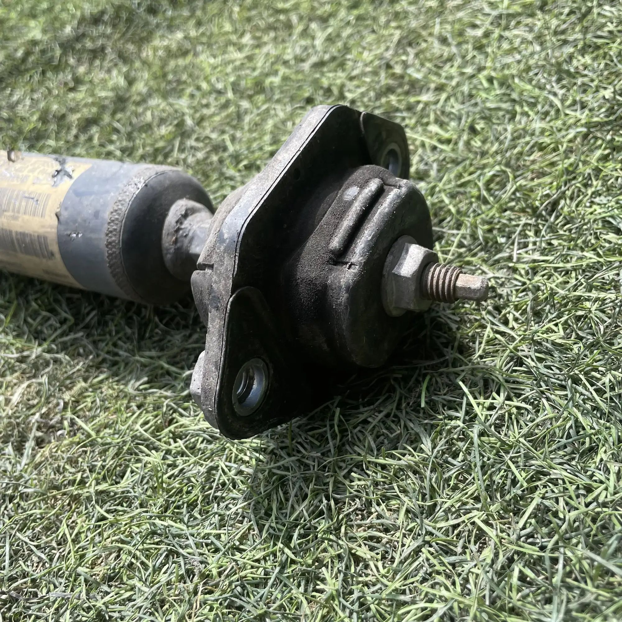https://ycs.partsauto.market/partsauto-images/thmbs/userImages/772e461030aea93f4dbb6447c0f924d3/part/7fac1a3f-55a3-4d49-966e-5472ed9908e4_1779114409575.jpg