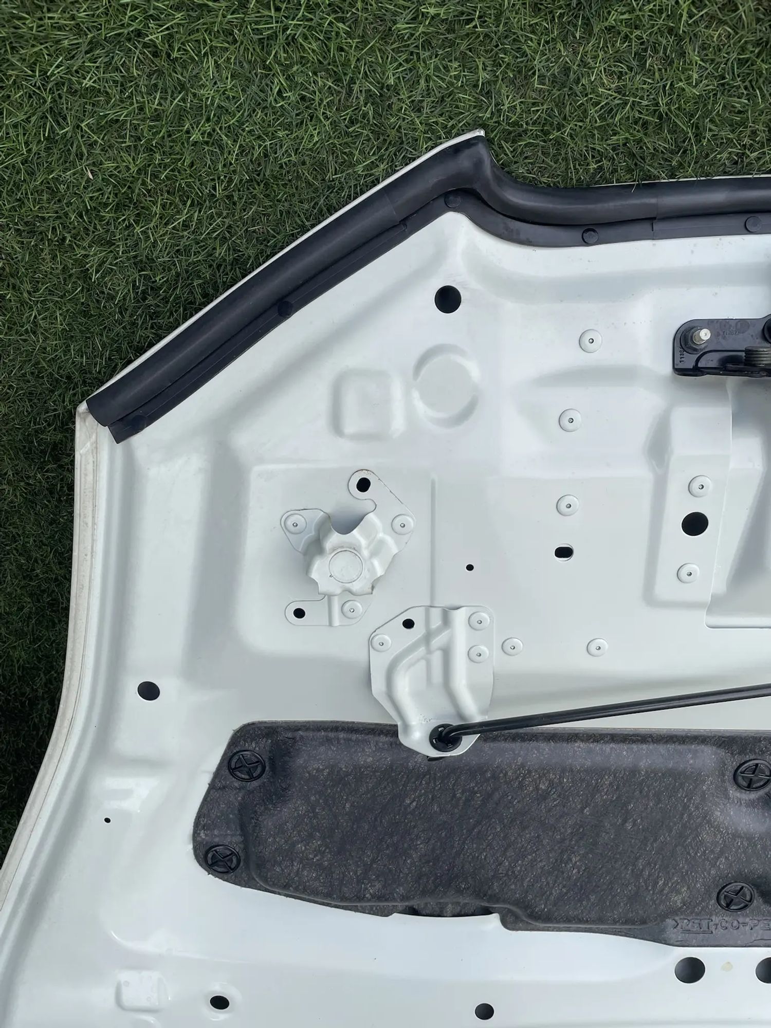 https://ycs.partsauto.market/partsauto-images/thmbs/userImages/772e461030aea93f4dbb6447c0f924d3/part/7ffac7e2-e546-41a1-af41-863b2968fc21_1778567214788.jpg
