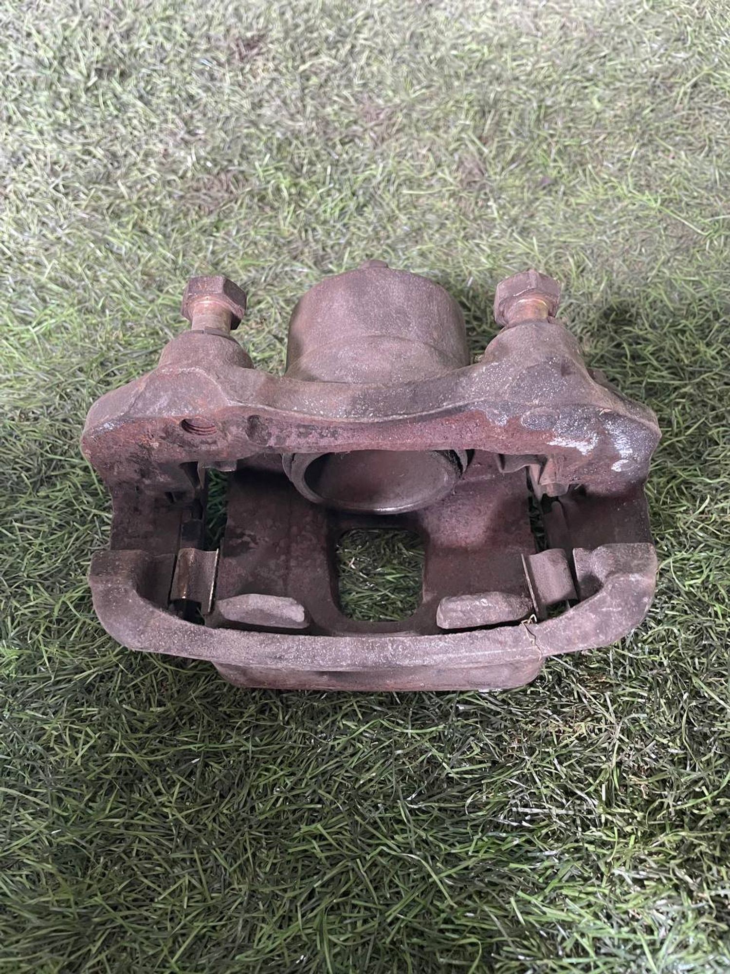 440 Суппорт тормозной передний правый NISSAN PRIMERA P11, 3000 рублей, Невинномысск