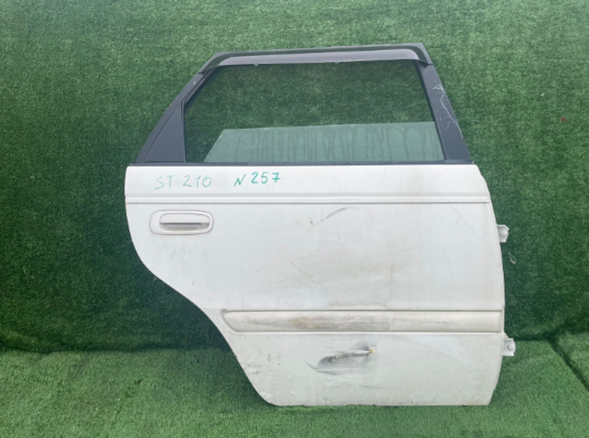 257 дверь на TOYOTA CALDINA ST210, 12500 рублей, Невинномысск