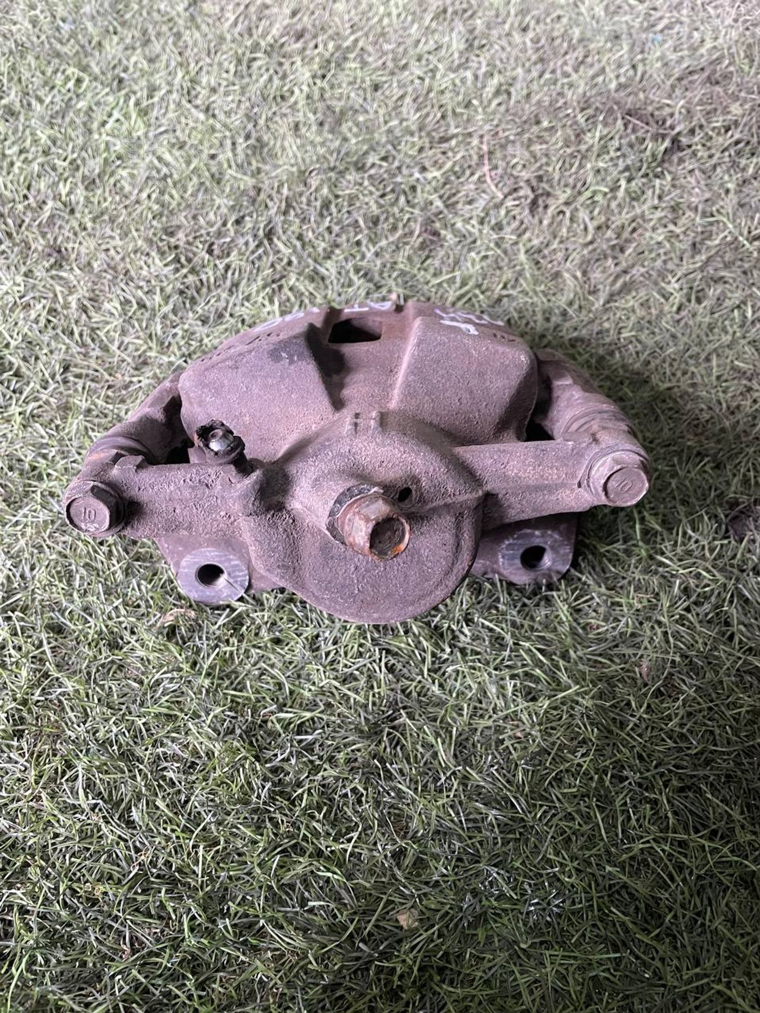 234 Суппорт тормозной передний левый TOYOTA CORONA AT190, 3000 рублей, Невинномысск