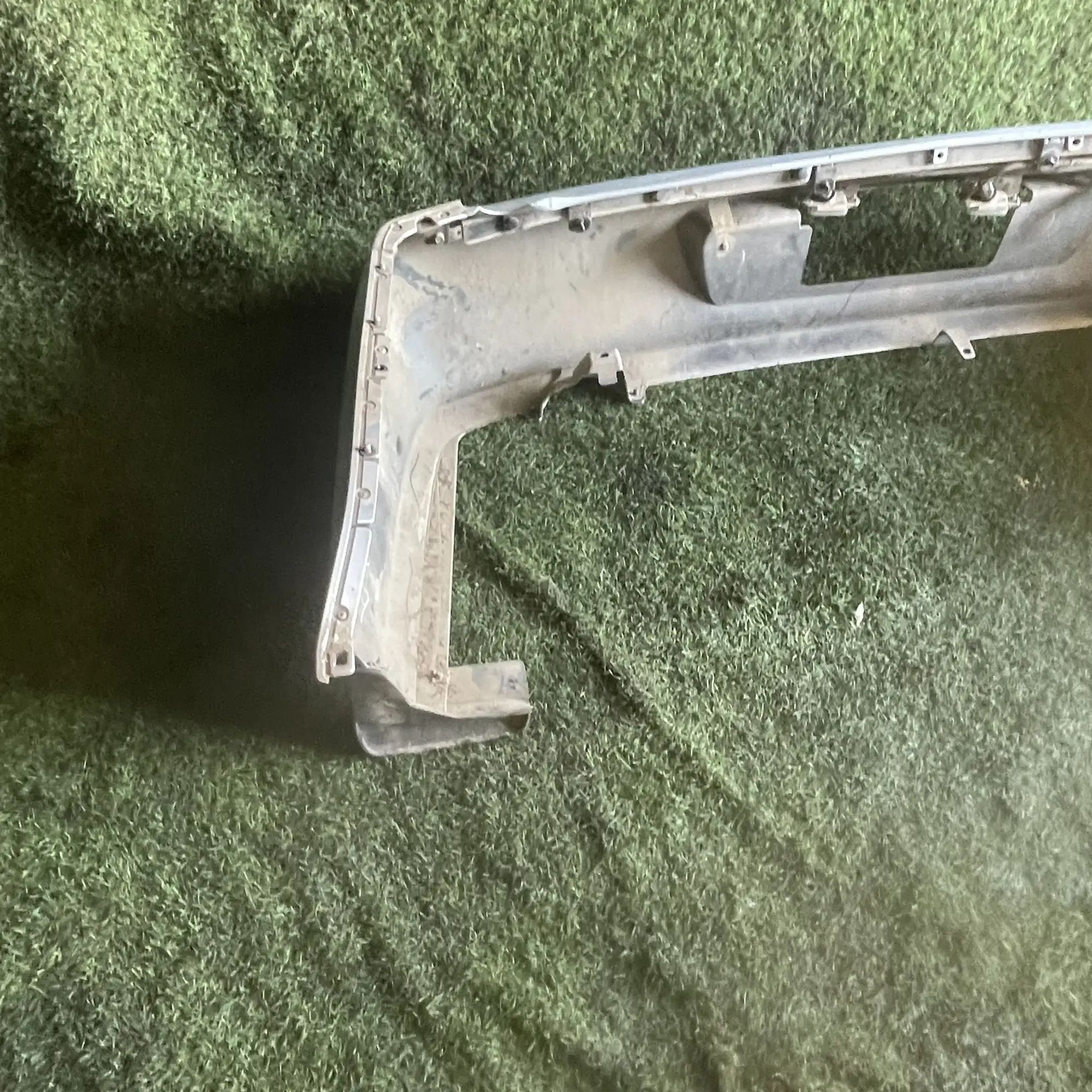 https://ycs.partsauto.market/partsauto-images/thmbs/userImages/772e461030aea93f4dbb6447c0f924d3/part/81293472-3832-49ce-8b31-c8d9a6541c36_1776773327363.jpg
