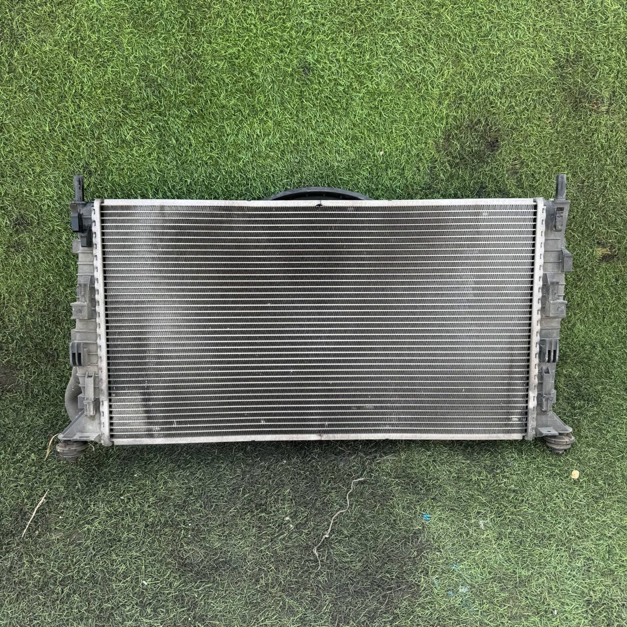 https://ycs.partsauto.market/partsauto-images/thmbs/userImages/772e461030aea93f4dbb6447c0f924d3/part/81c80539-237d-4c33-aa0f-1eab848b608c_1748527435119.jpg