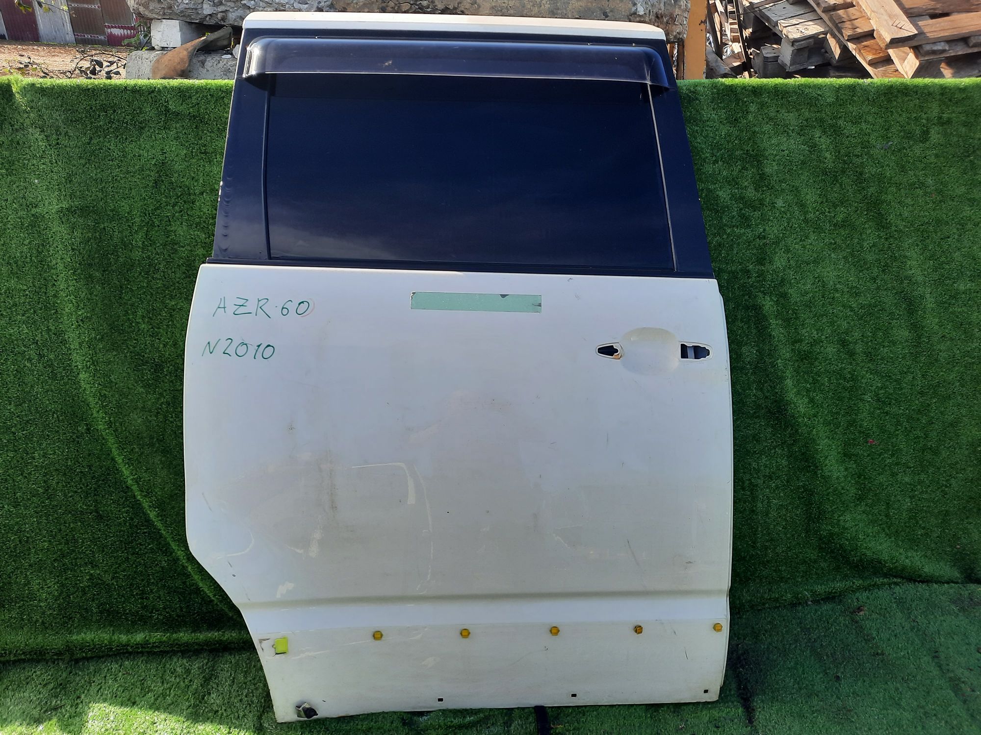 2010 Дверь задняя правая Toyota VOXY AZR60, 9999 рублей, Невинномысск