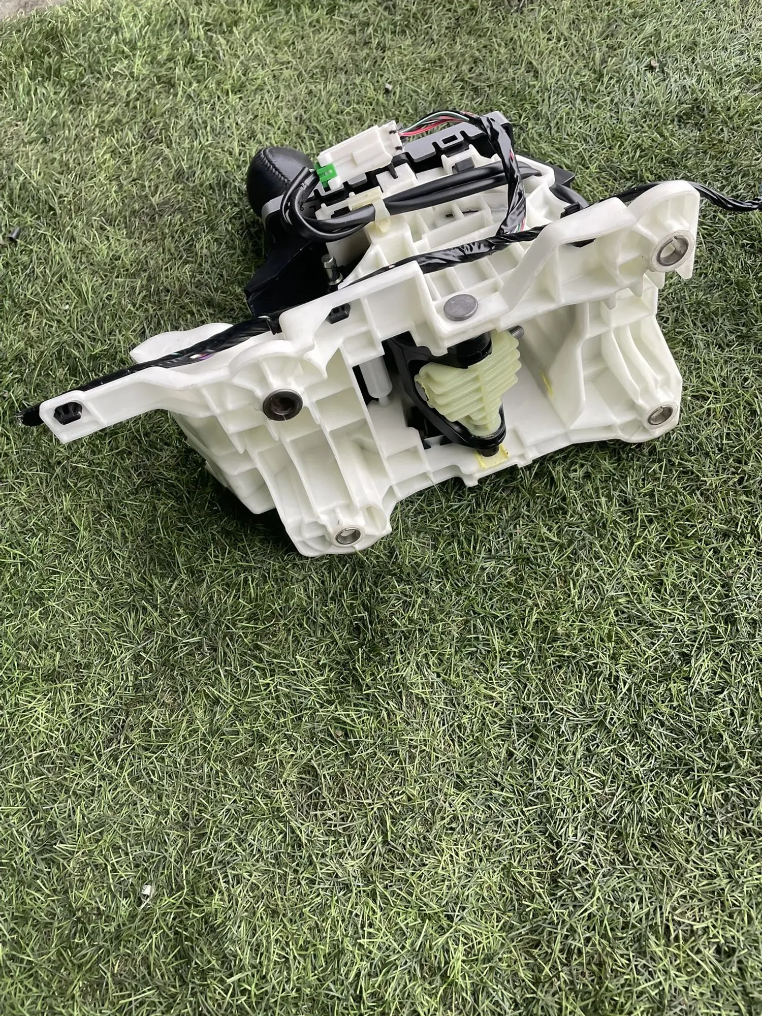 https://ycs.partsauto.market/partsauto-images/thmbs/userImages/772e461030aea93f4dbb6447c0f924d3/part/82c5ccb8-0d26-4a16-859b-132147d03c76_1776154609627.jpg