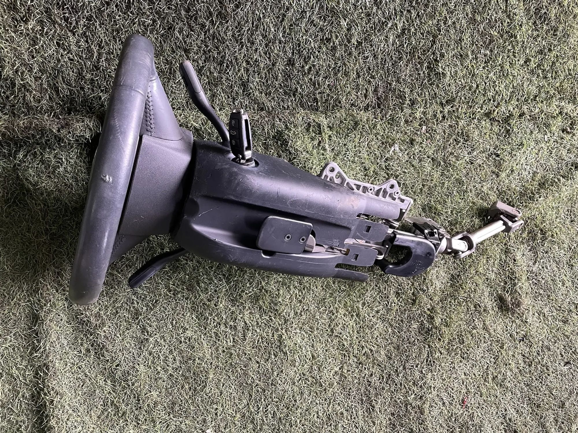 https://ycs.partsauto.market/partsauto-images/thmbs/userImages/772e461030aea93f4dbb6447c0f924d3/part/82d7612f-844d-40f0-827c-0945add4d044_1778681795763.jpg