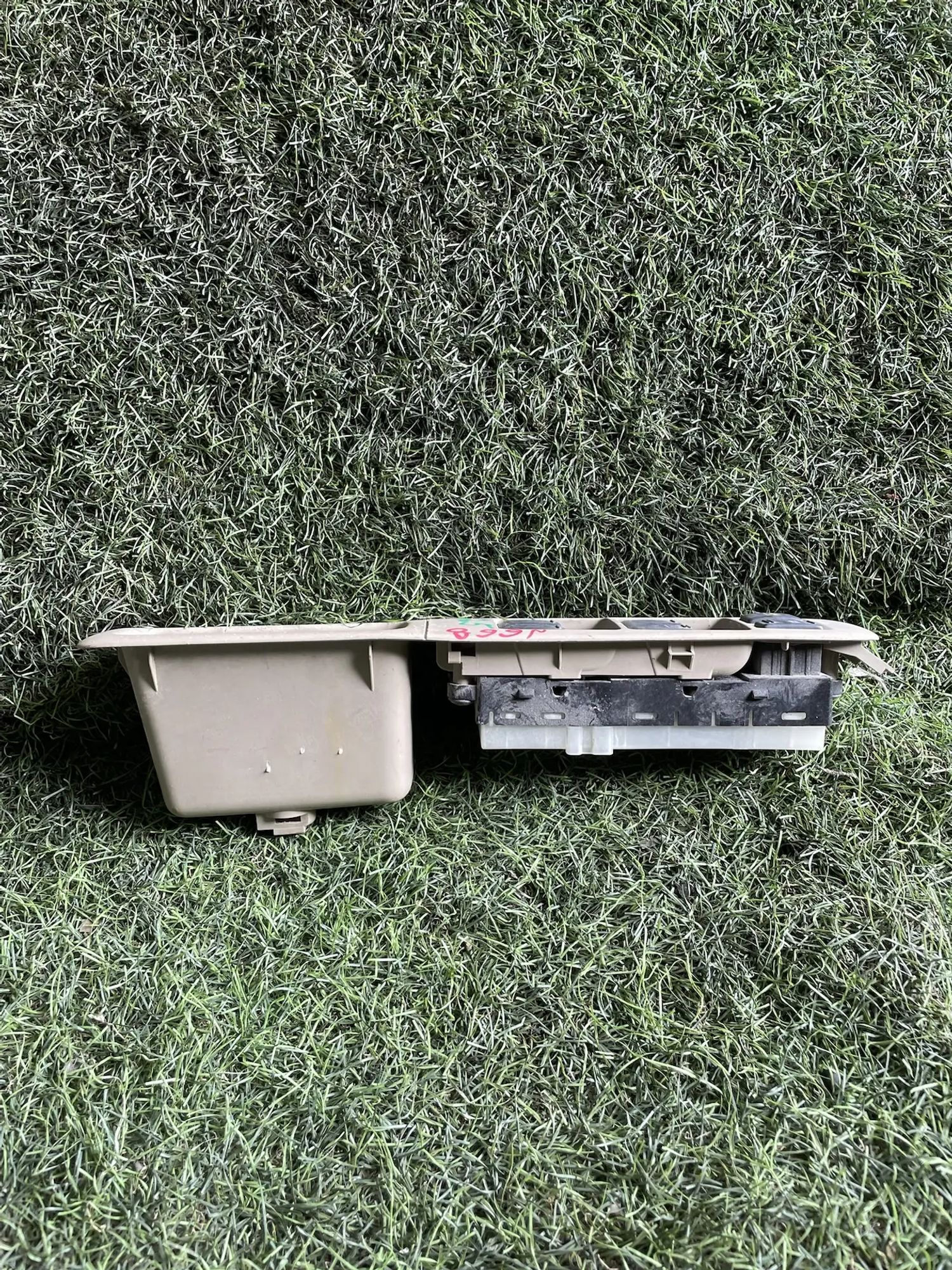 https://ycs.partsauto.market/partsauto-images/thmbs/userImages/772e461030aea93f4dbb6447c0f924d3/part/82e38a10-4509-4cd7-a736-93c7748332f1_1778674075004.jpg