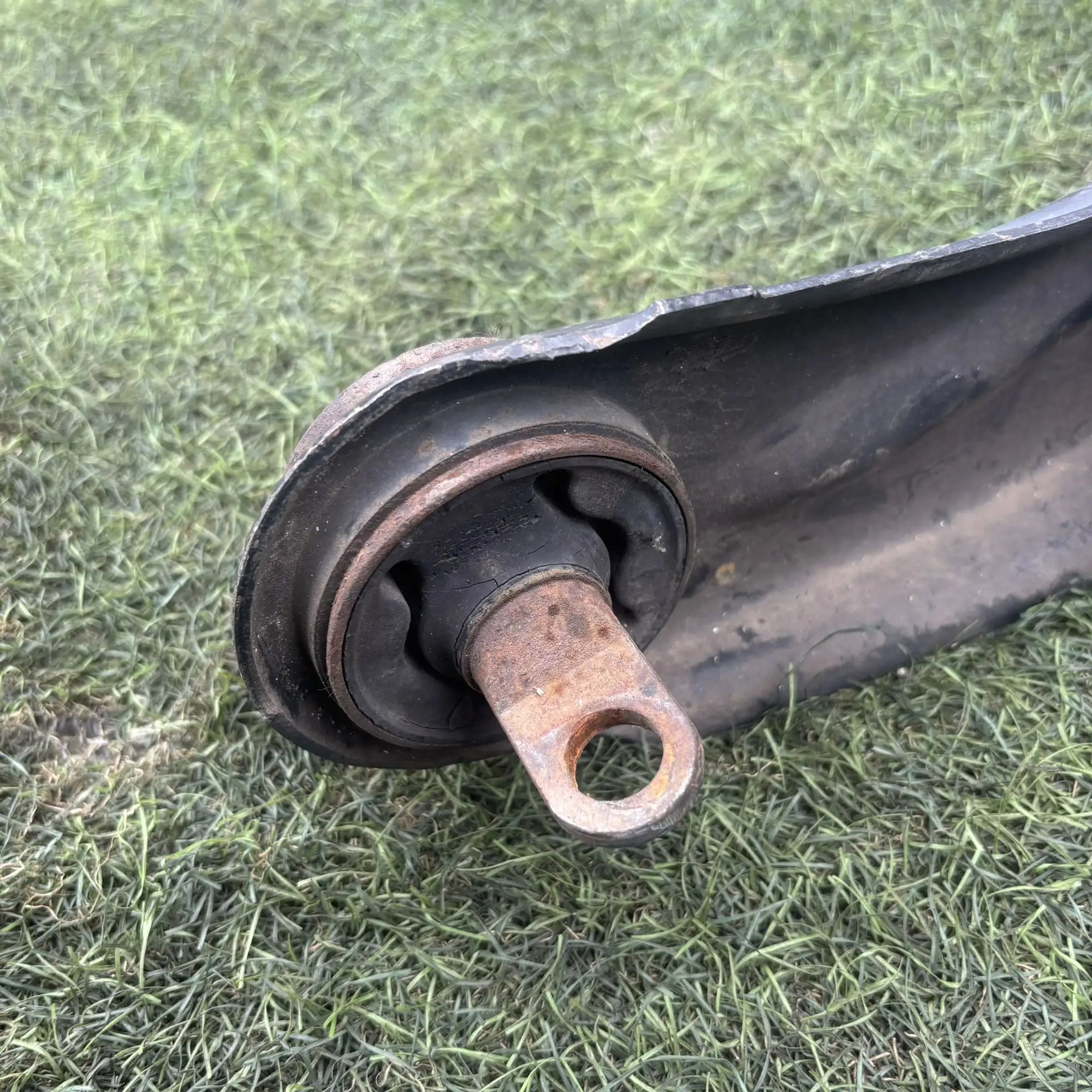 https://ycs.partsauto.market/partsauto-images/thmbs/userImages/772e461030aea93f4dbb6447c0f924d3/part/831684c6-b28c-40e4-a9a3-32e49d6967d0_1777014792963.jpg