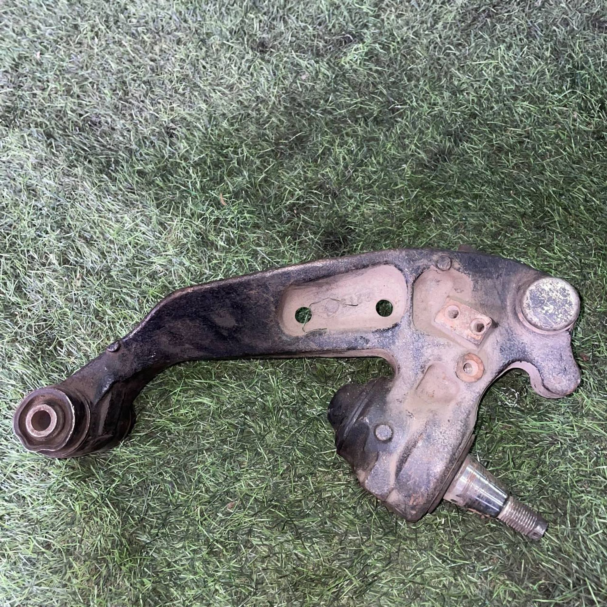 170 Рычаг передний левый нижний NISSAN SKYLINE ER33, 1 рублей, Невинномысск