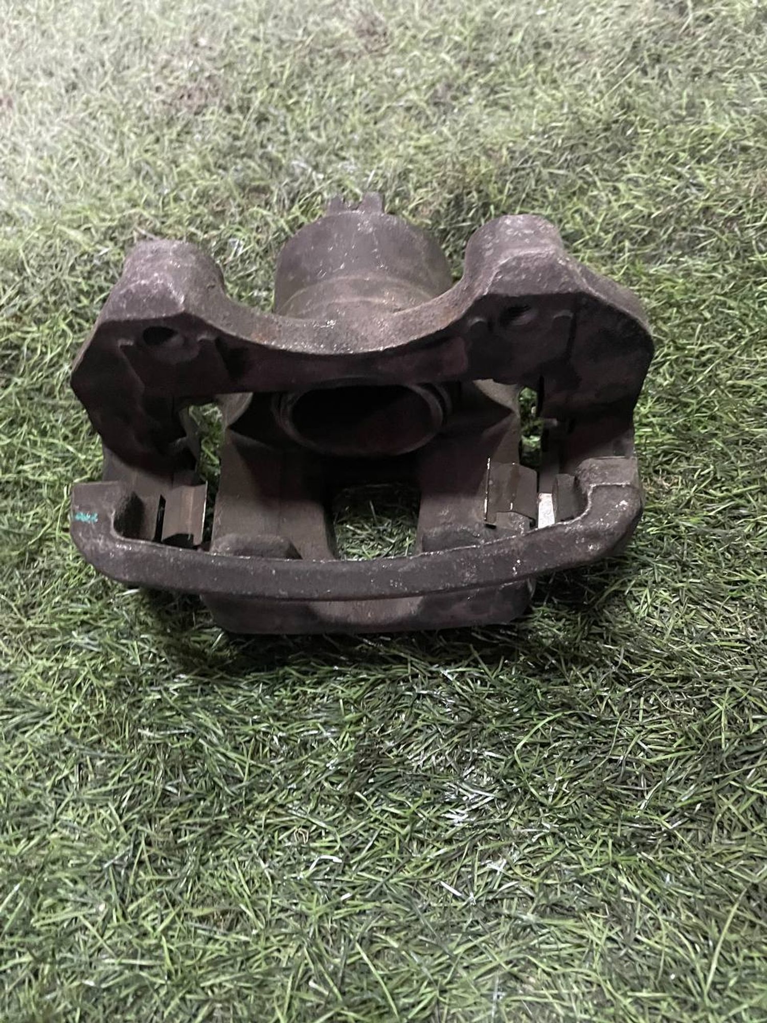 366 Суппорт тормозной передний левый NISSAN PRIMERA P11, 3000 рублей, Невинномысск