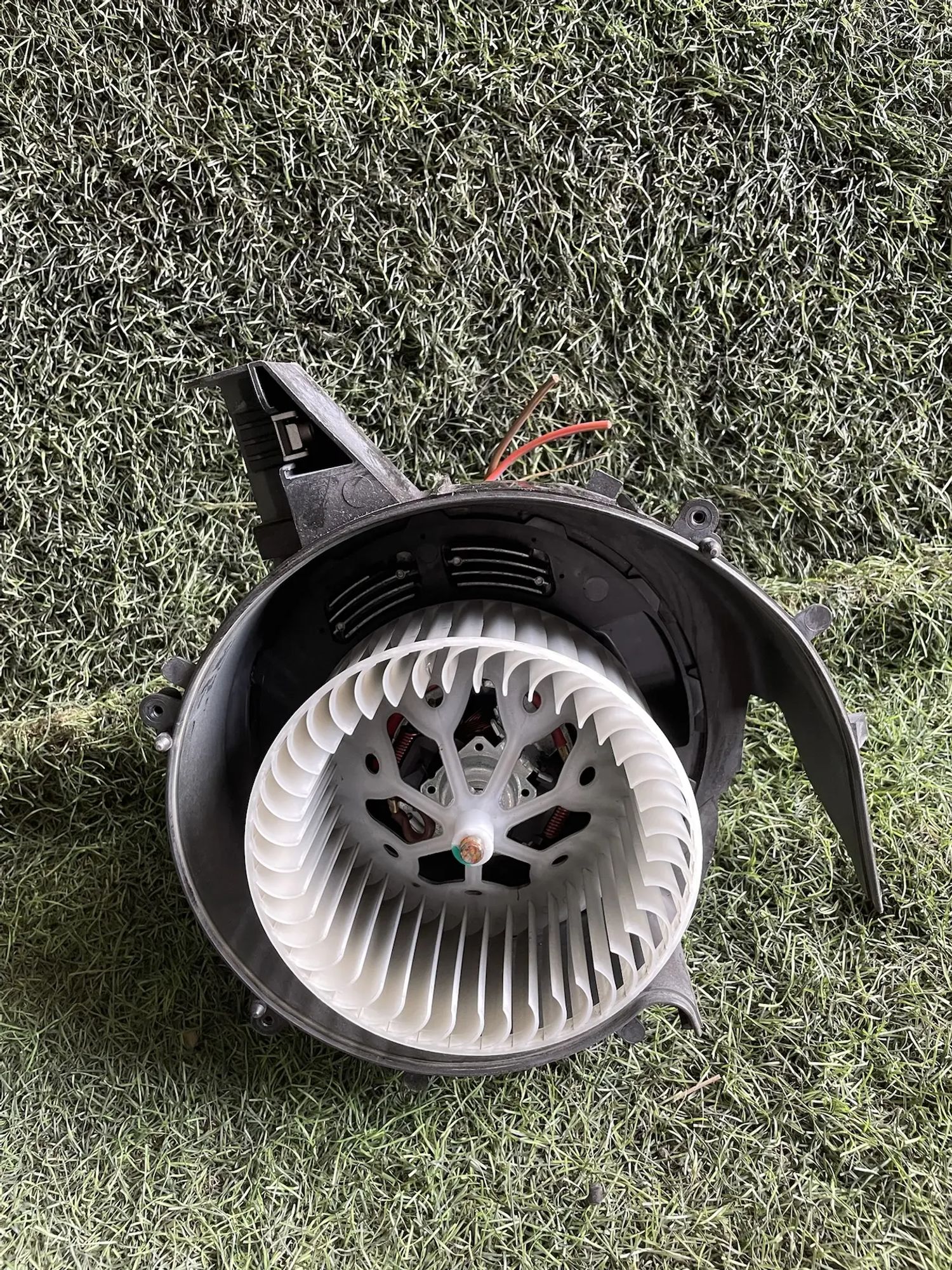 https://ycs.partsauto.market/partsauto-images/thmbs/userImages/772e461030aea93f4dbb6447c0f924d3/part/83a15a33-06f5-44cb-8e2b-1a054604df4a_1778666652822.jpg