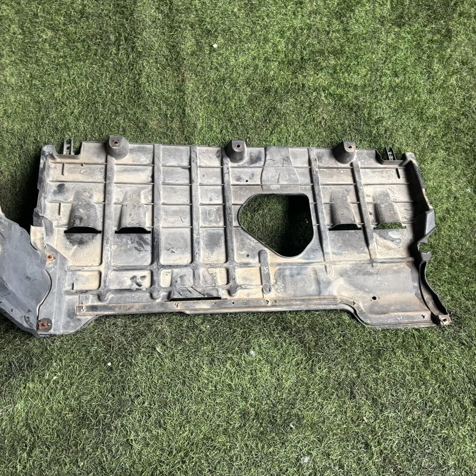 https://ycs.partsauto.market/partsauto-images/thmbs/userImages/772e461030aea93f4dbb6447c0f924d3/part/83db6c39-363d-4d79-b61c-59e69df379e7_1777279539838.jpg