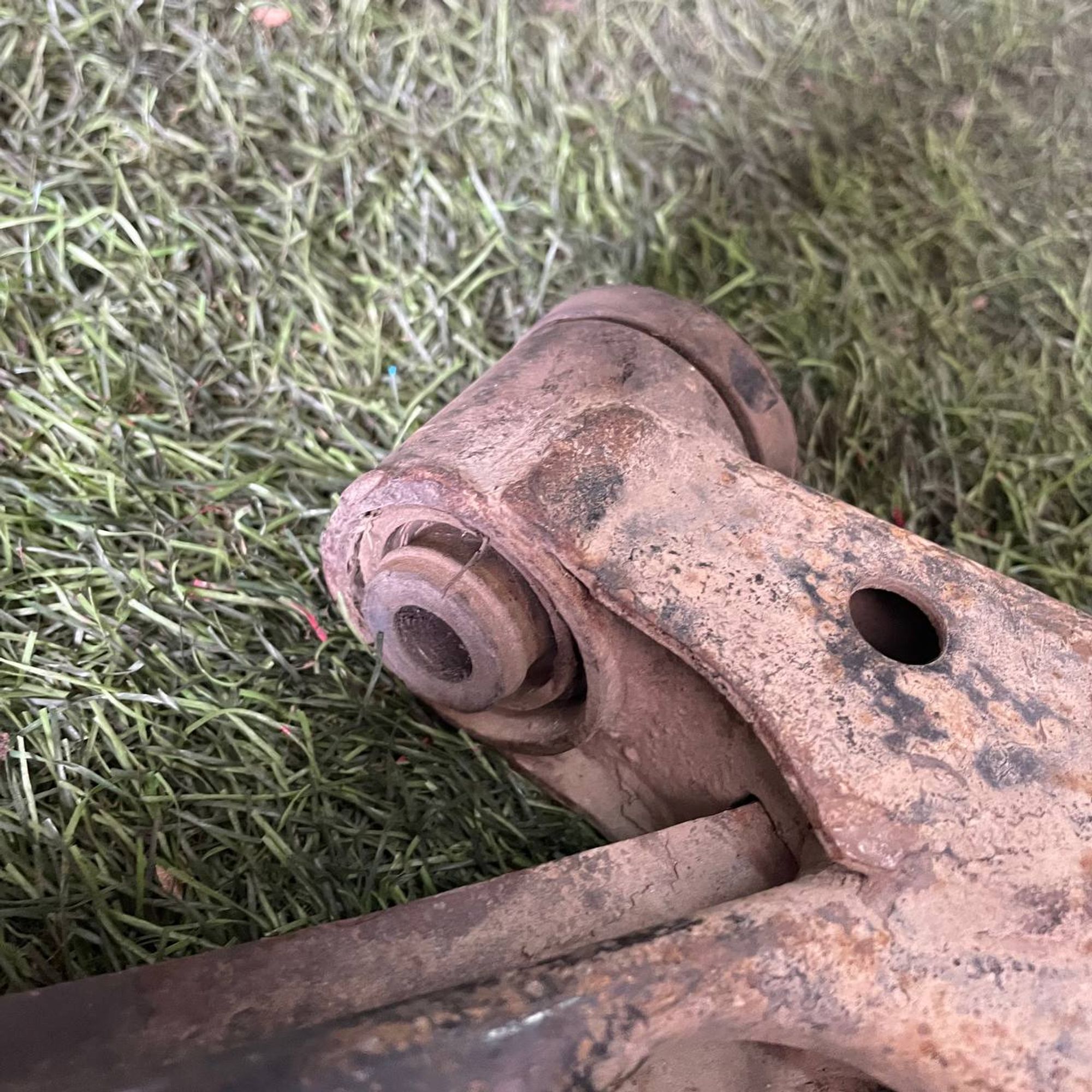 393 рычаг передний правый нижний Mazda Xedos 6, 3500 рублей, Невинномысск