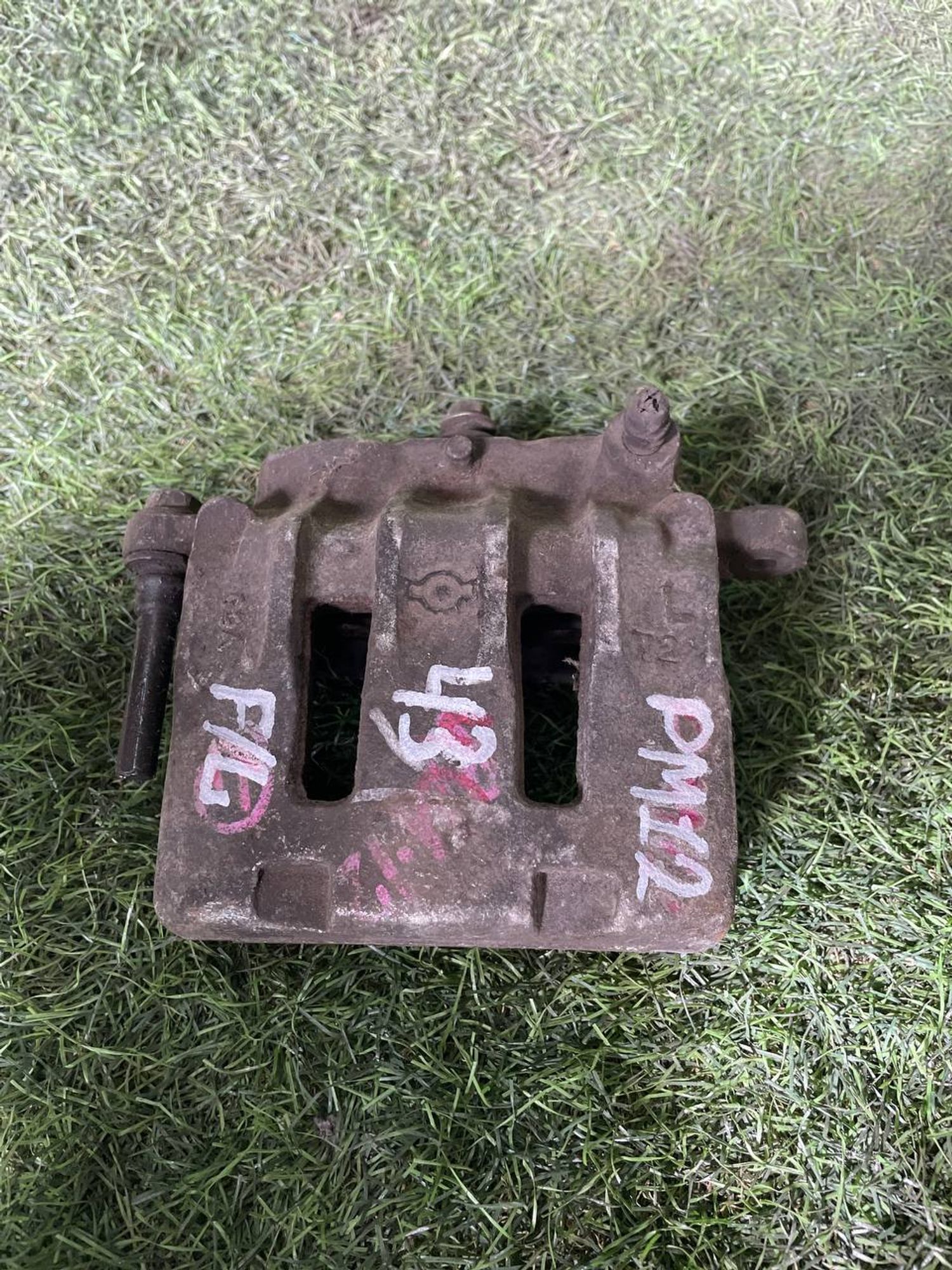 43 Суппорт тормозной передний левый NISSAN LIBERTY PM12, 3000 рублей, Невинномысск