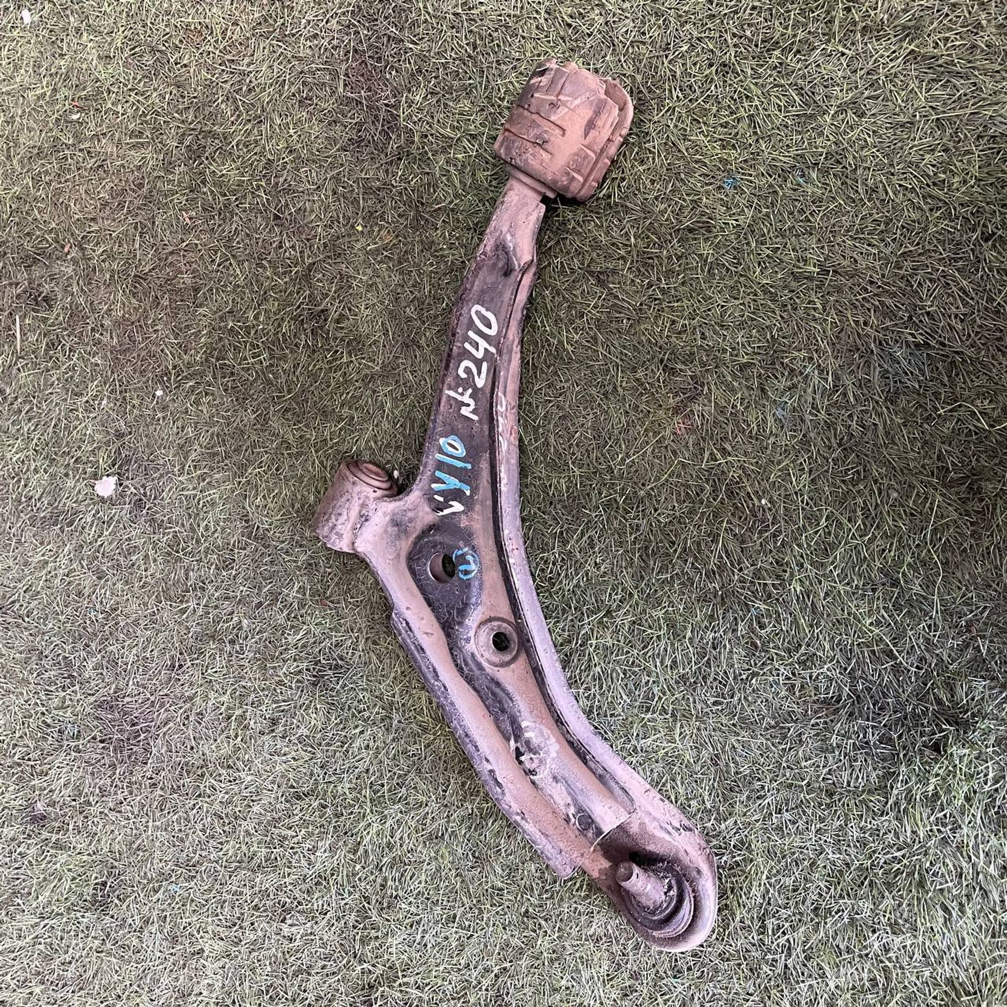 240 Рычаг передний левый нижний NISSAN SUNNY Y10, 3500 рублей, Невинномысск