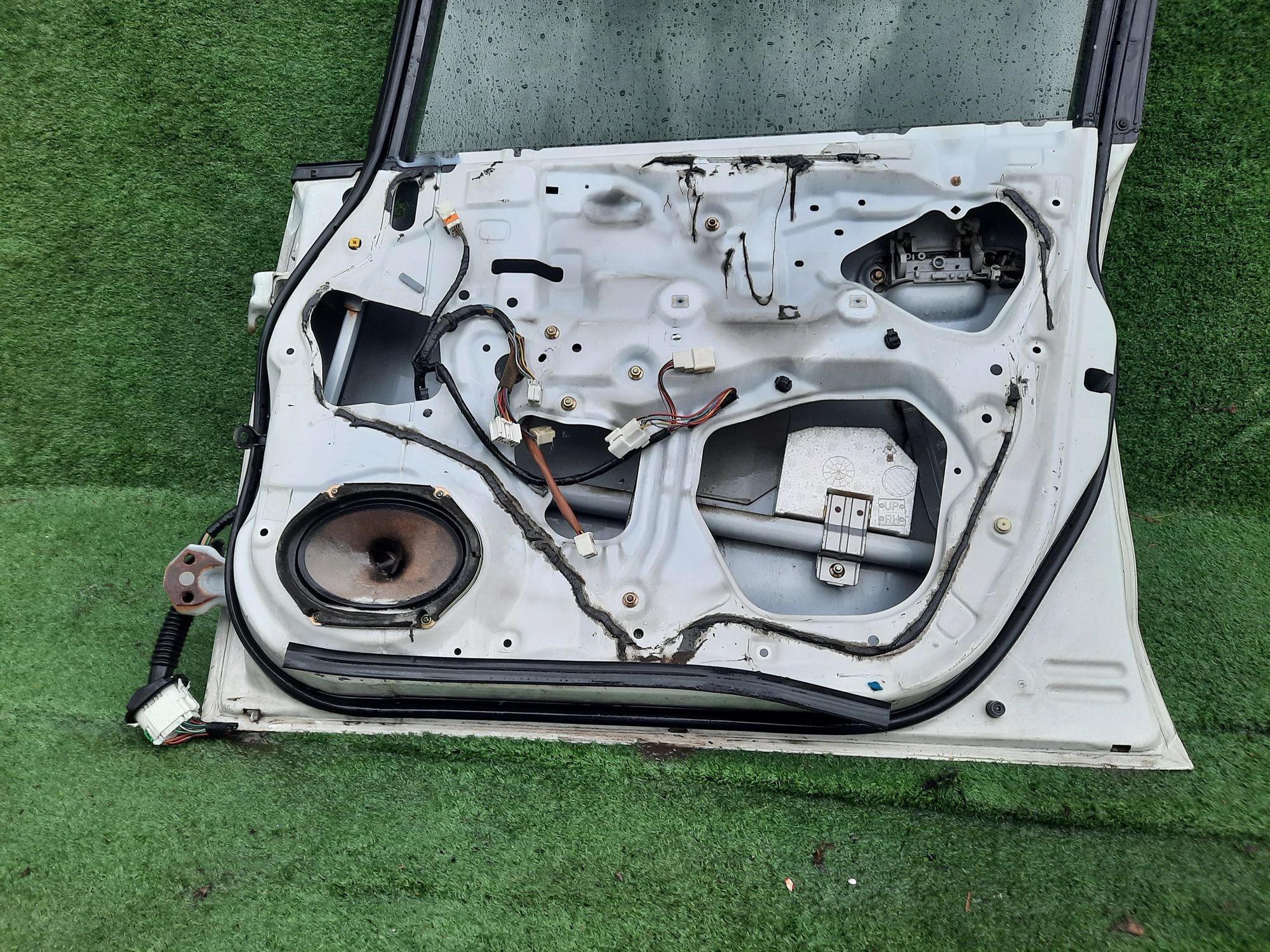 111 дверь на MAZDA PREMACY CP8W, 8500 рублей, Невинномысск