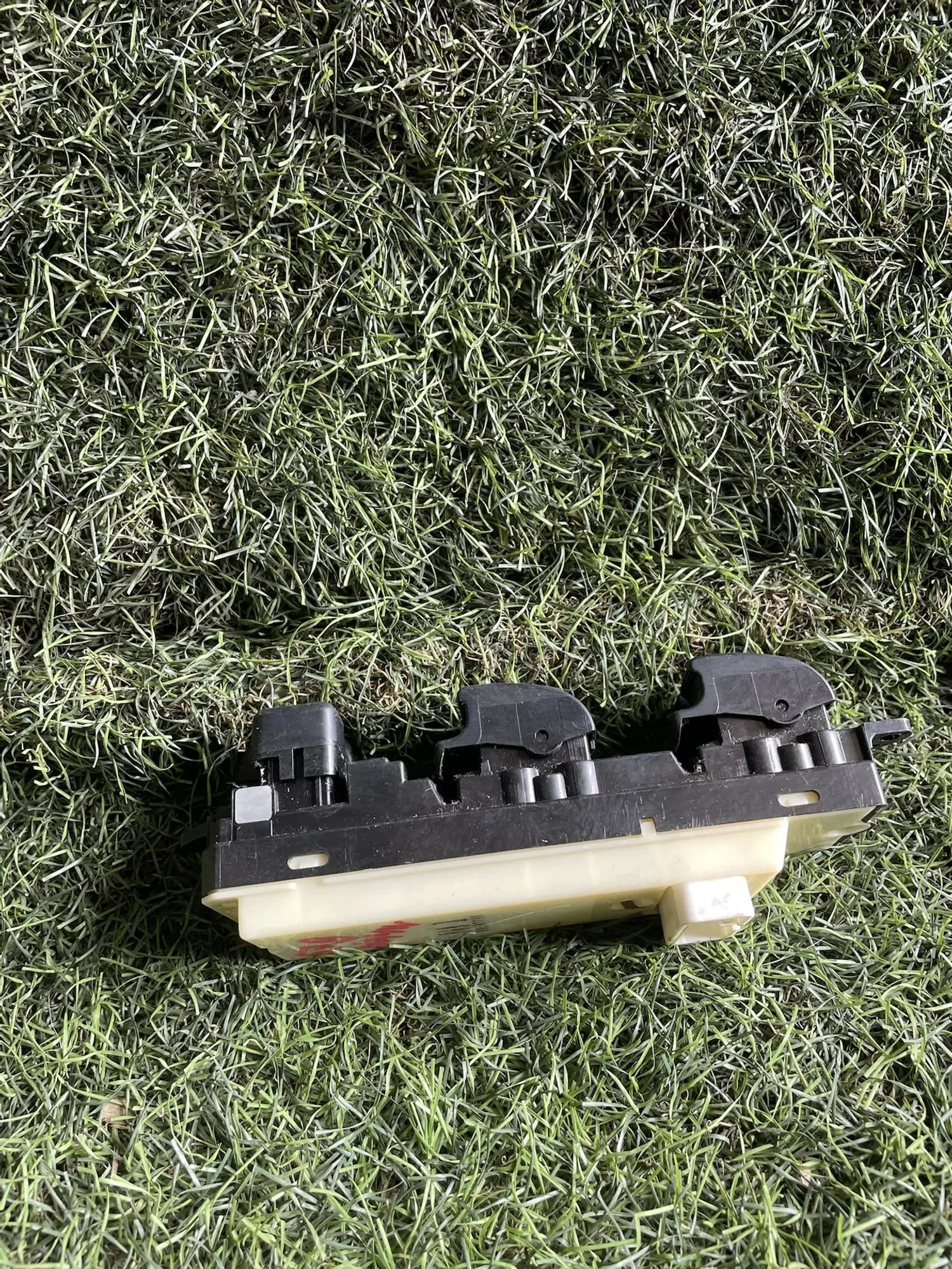 https://ycs.partsauto.market/partsauto-images/thmbs/userImages/772e461030aea93f4dbb6447c0f924d3/part/84afb4b5-ebae-4df9-84f6-ee49d09a9173_1778673907934.jpg