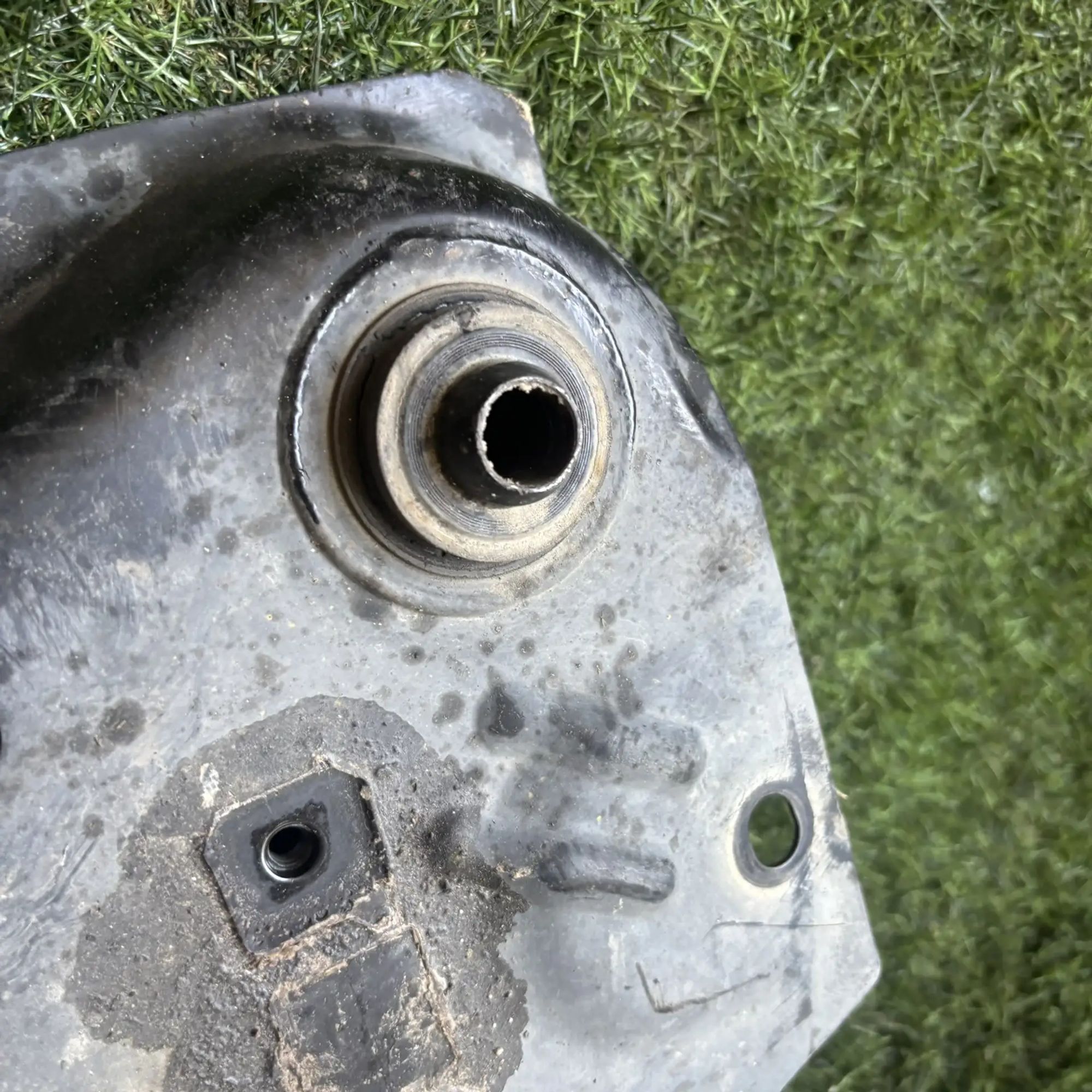 https://ycs.partsauto.market/partsauto-images/thmbs/userImages/772e461030aea93f4dbb6447c0f924d3/part/84c5976b-b3db-4c32-bc93-f4af630b5841_1777101329098.jpg